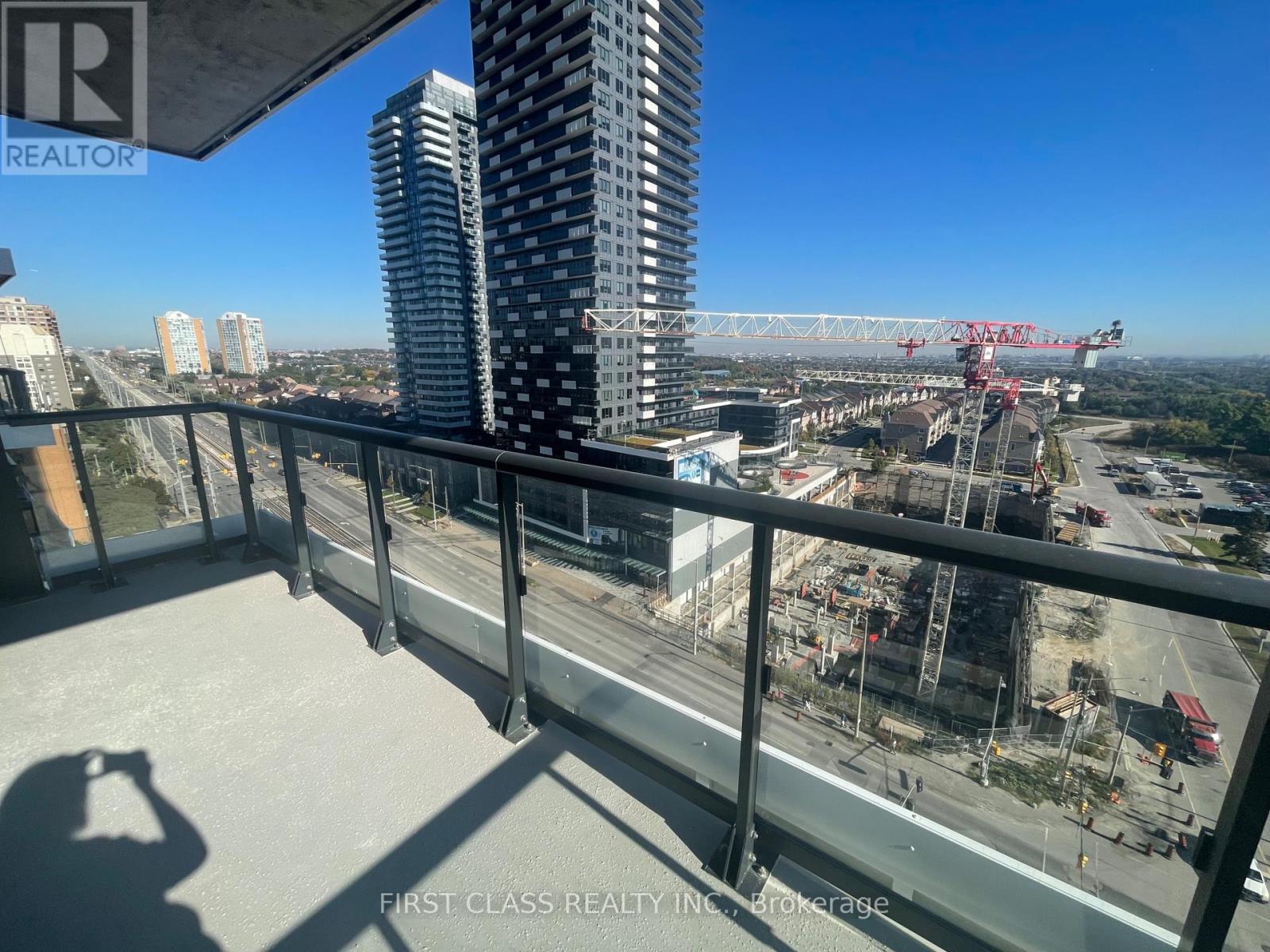 1201 - 15 Watergarden Drive, Mississauga, Ontario  L5R 1B2 - Photo 13 - W12459044