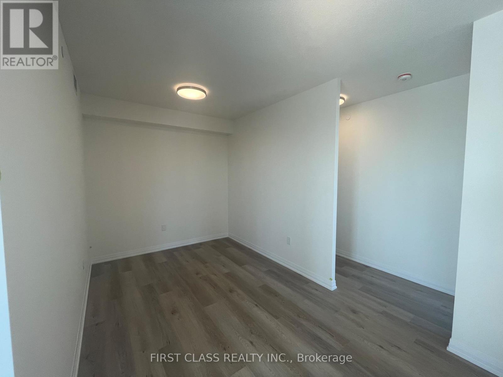 1201 - 15 Watergarden Drive, Mississauga, Ontario  L5R 1B2 - Photo 6 - W12459044