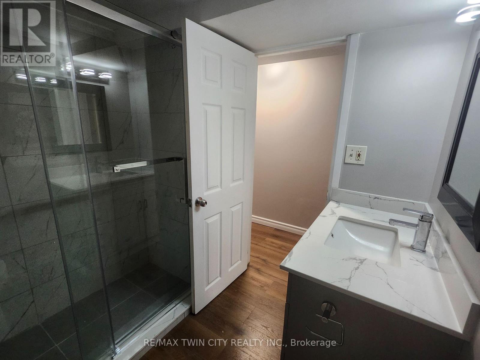 Lower - 197b Cedarvale Crescent, Waterloo, Ontario  N2L 4T3 - Photo 15 - X12459046