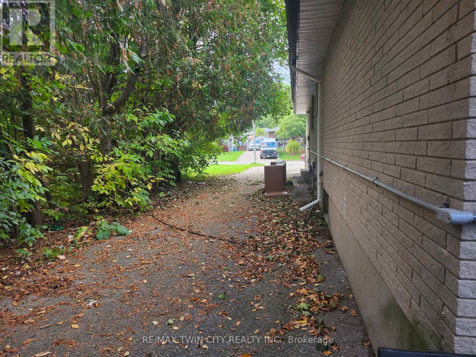 Lower - 197b Cedarvale Crescent, Waterloo, Ontario  N2L 4T3 - Photo 21 - X12459046