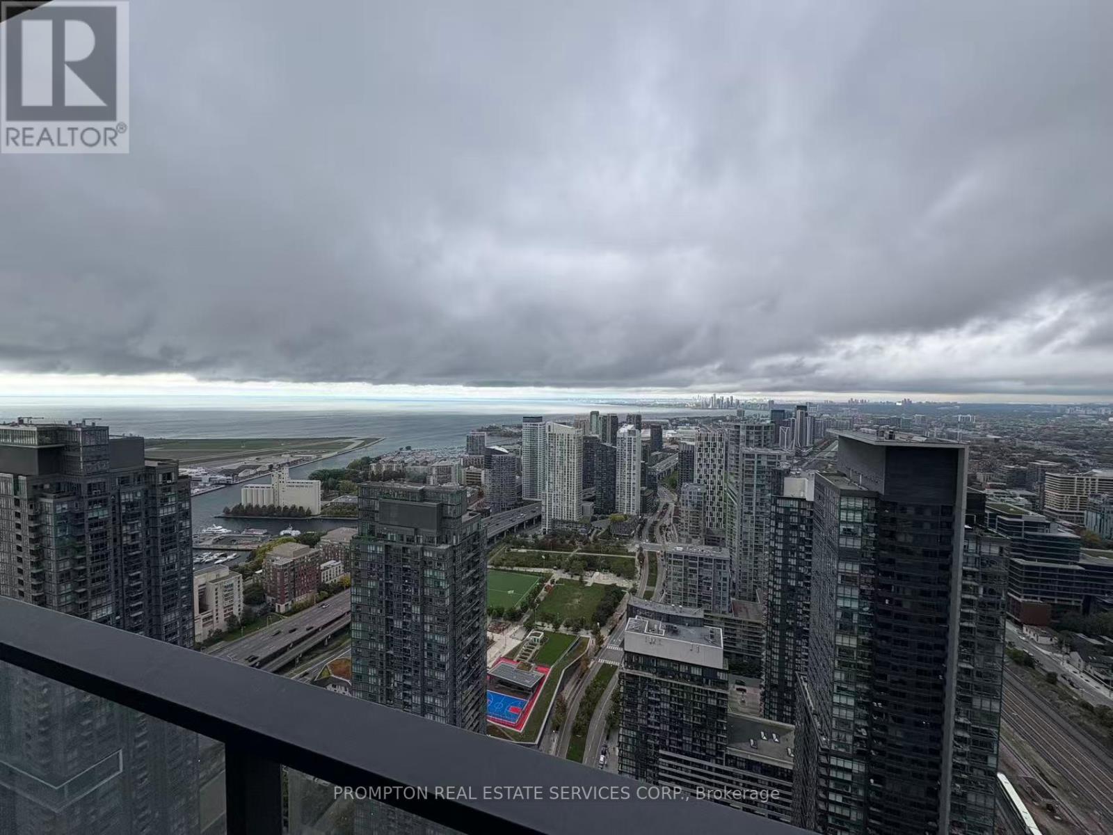 5815 - 3 Concord Cityplace Way, Toronto, Ontario  M5V 0X4 - Photo 7 - C12459054