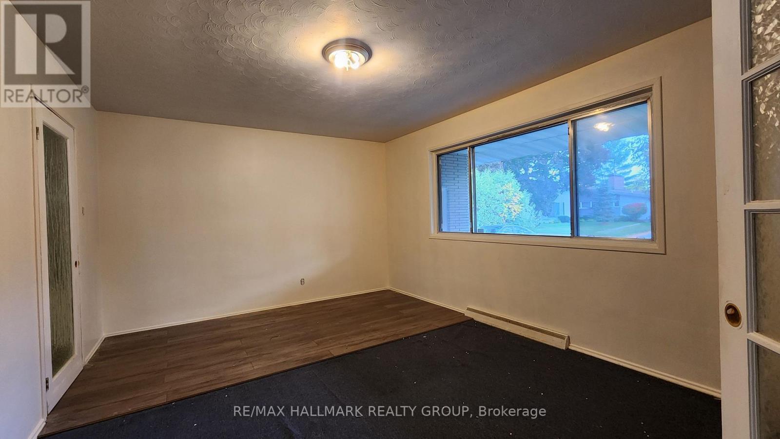 447 Roger Road, Ottawa, Ontario  K1H 5B7 - Photo 13 - X12048743