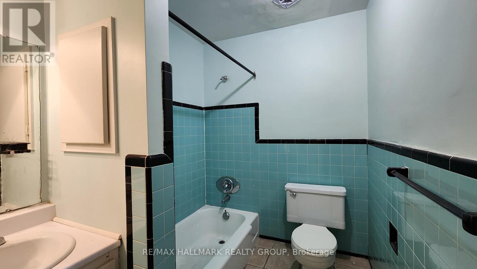 447 Roger Road, Ottawa, Ontario  K1H 5B7 - Photo 19 - X12048743