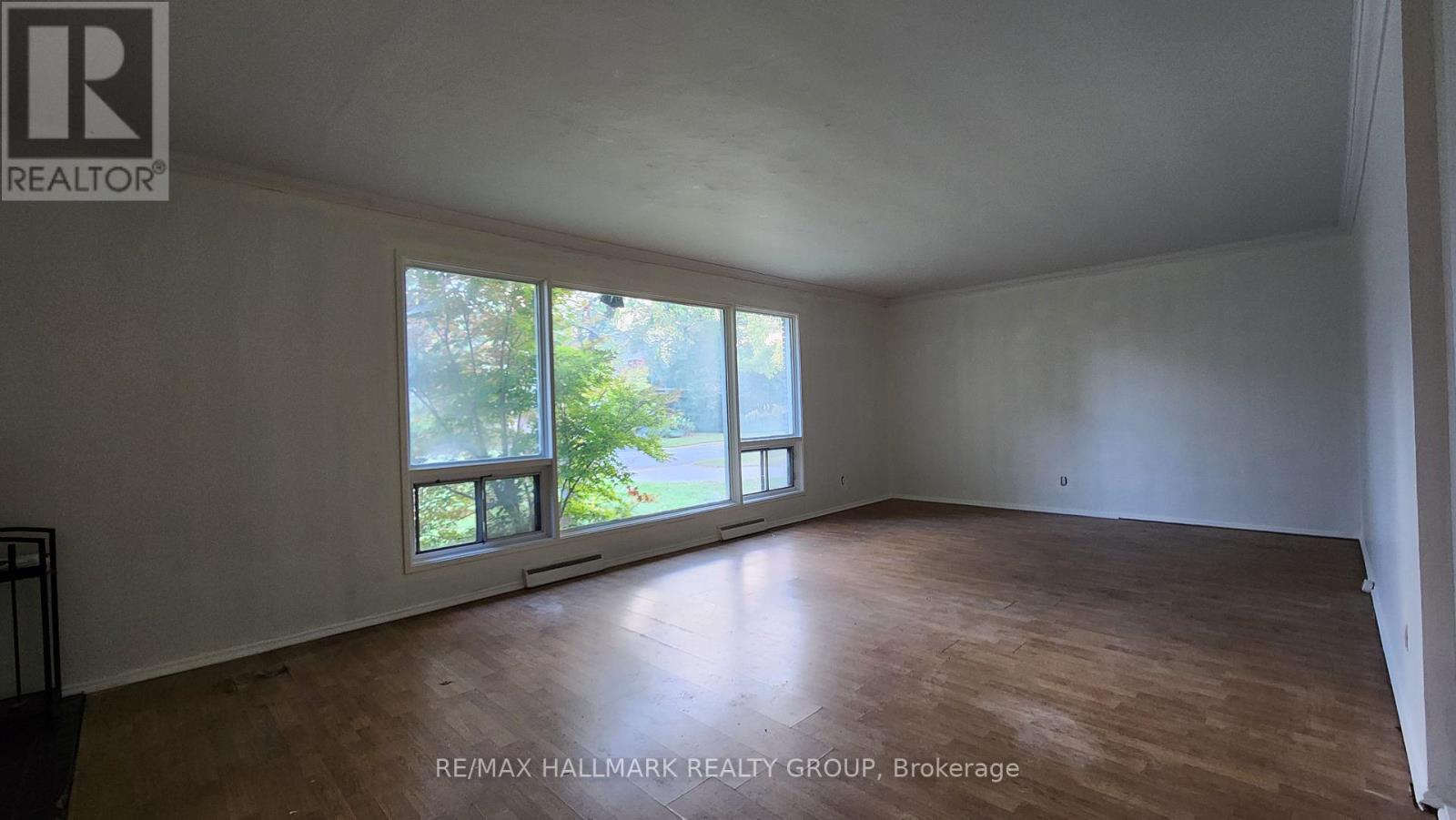 447 Roger Road, Ottawa, Ontario  K1H 5B7 - Photo 9 - X12048743