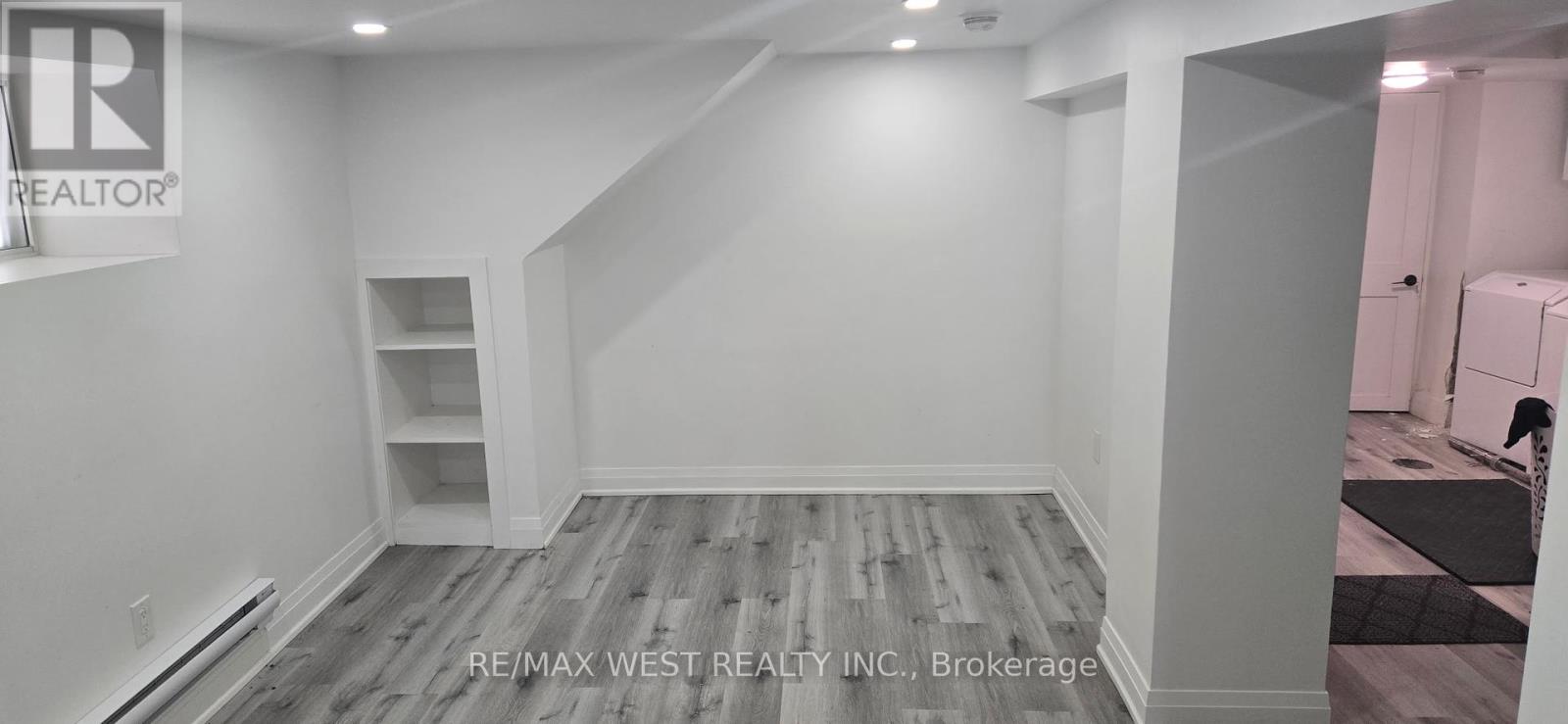Lower - 450 Glenlake Avenue, Toronto, Ontario  M6P 1G8 - Photo 5 - W12459052