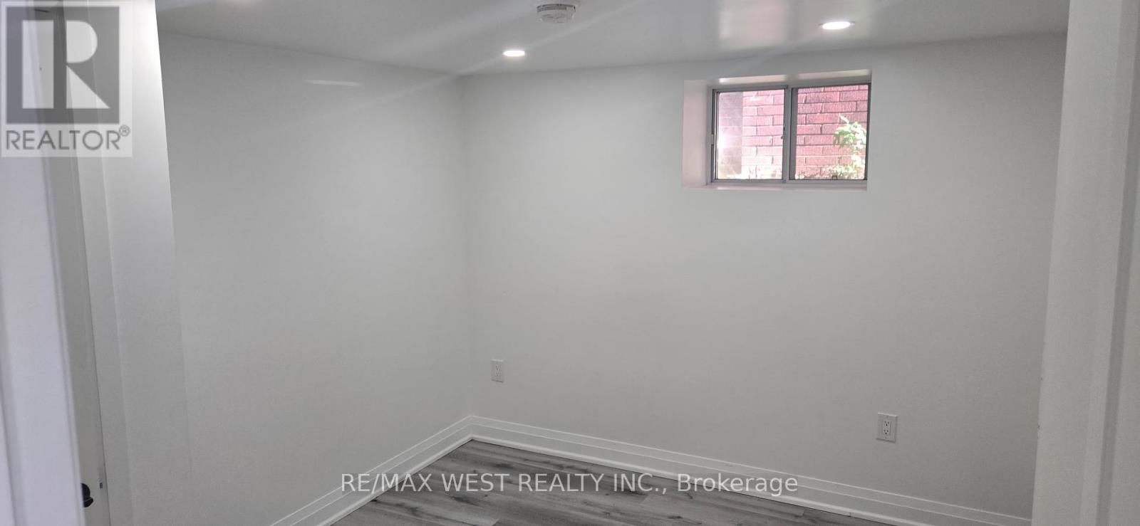 Lower - 450 Glenlake Avenue, Toronto, Ontario  M6P 1G8 - Photo 6 - W12459052