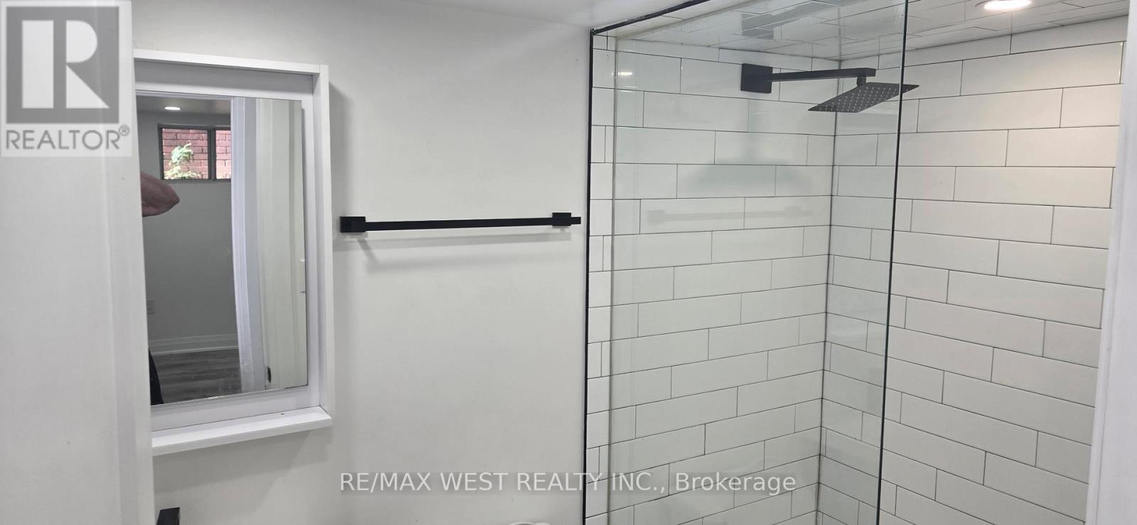 Lower - 450 Glenlake Avenue, Toronto, Ontario  M6P 1G8 - Photo 7 - W12459052