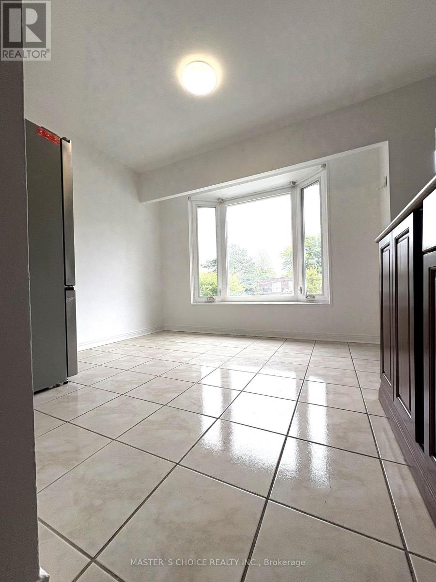 166 Collingsbrook Boulevard, Toronto, Ontario  M1W 1M7 - Photo 7 - E12456806