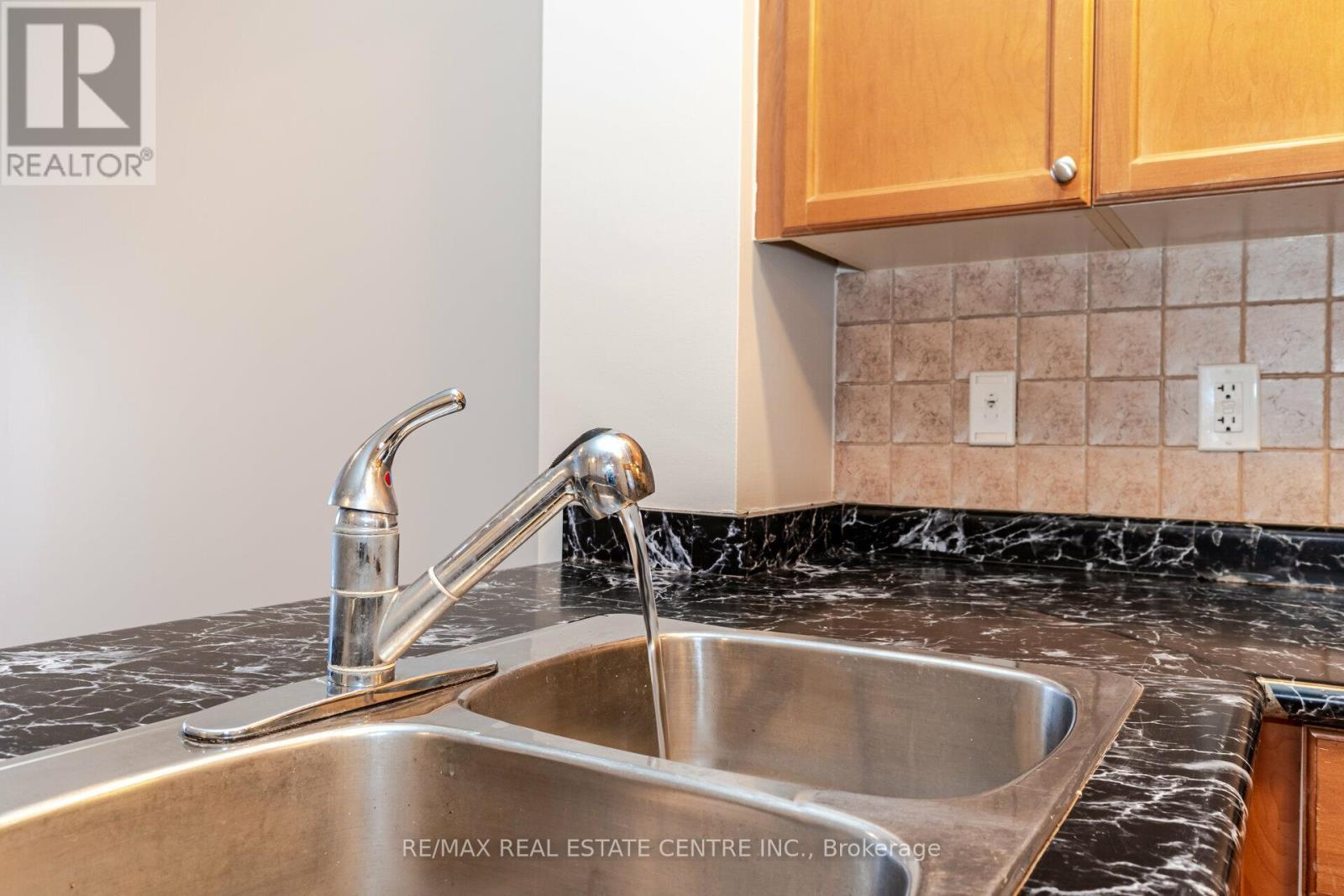 1227 - 5233 Dundas Street W, Toronto, Ontario  M9B 6M1 - Photo 10 - W12459055