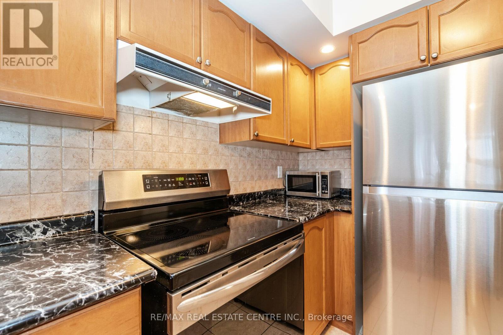 1227 - 5233 Dundas Street W, Toronto, Ontario  M9B 6M1 - Photo 11 - W12459055