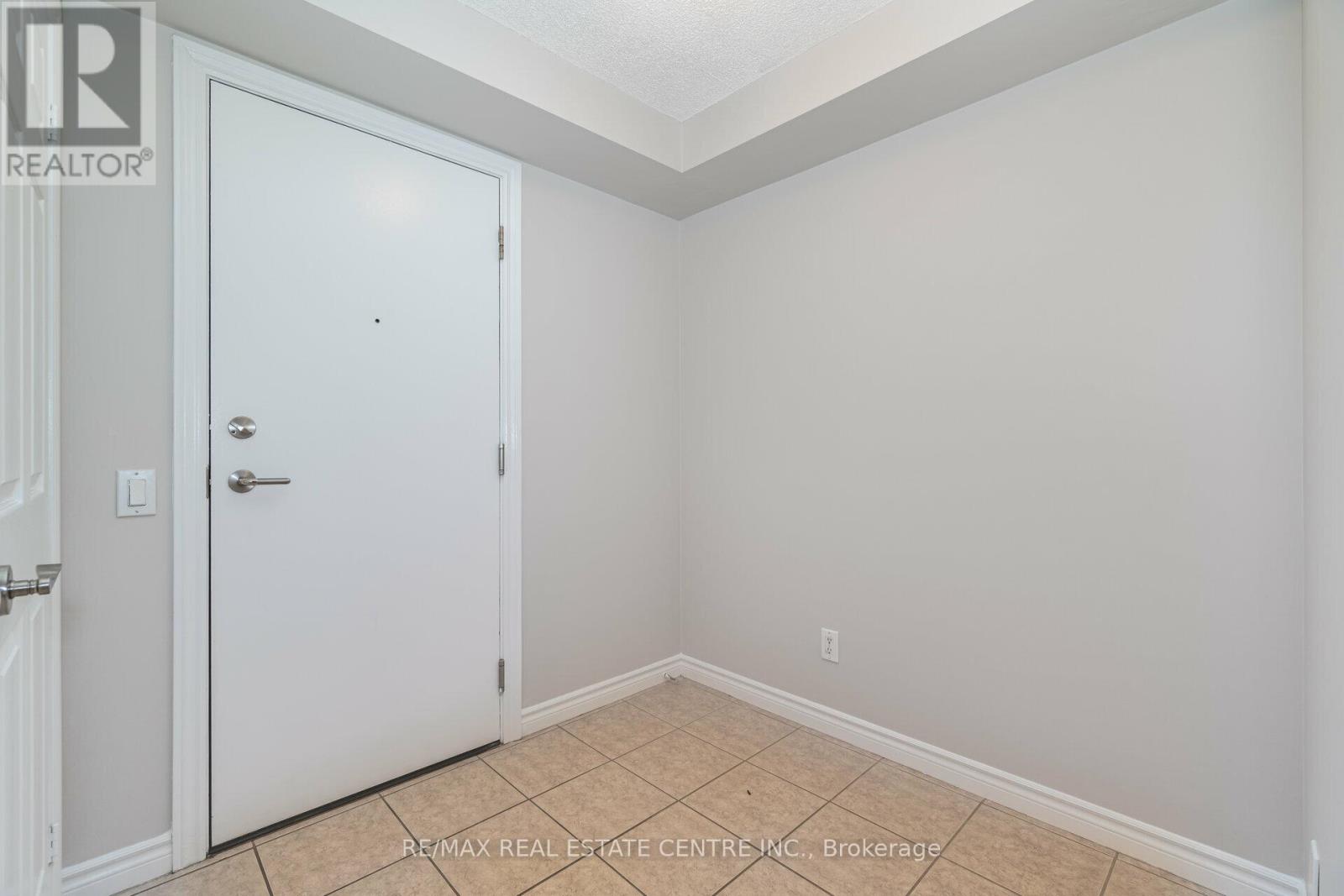 1227 - 5233 Dundas Street W, Toronto, Ontario  M9B 6M1 - Photo 6 - W12459055