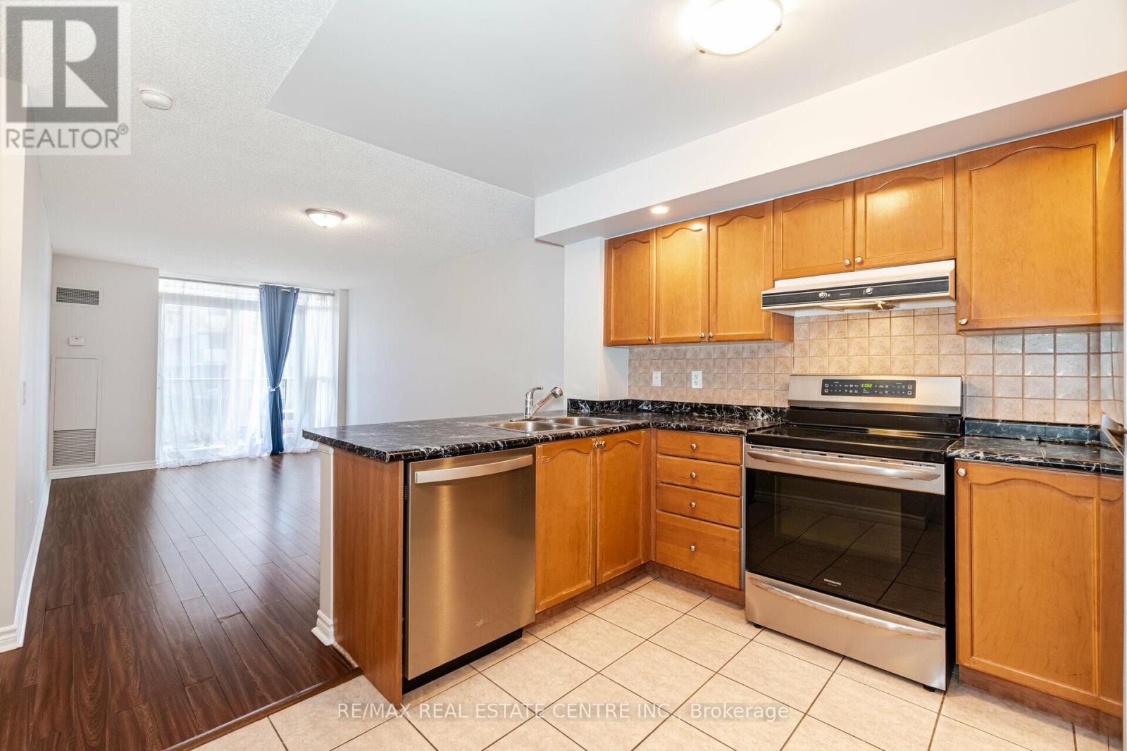 1227 - 5233 Dundas Street W, Toronto, Ontario  M9B 6M1 - Photo 8 - W12459055