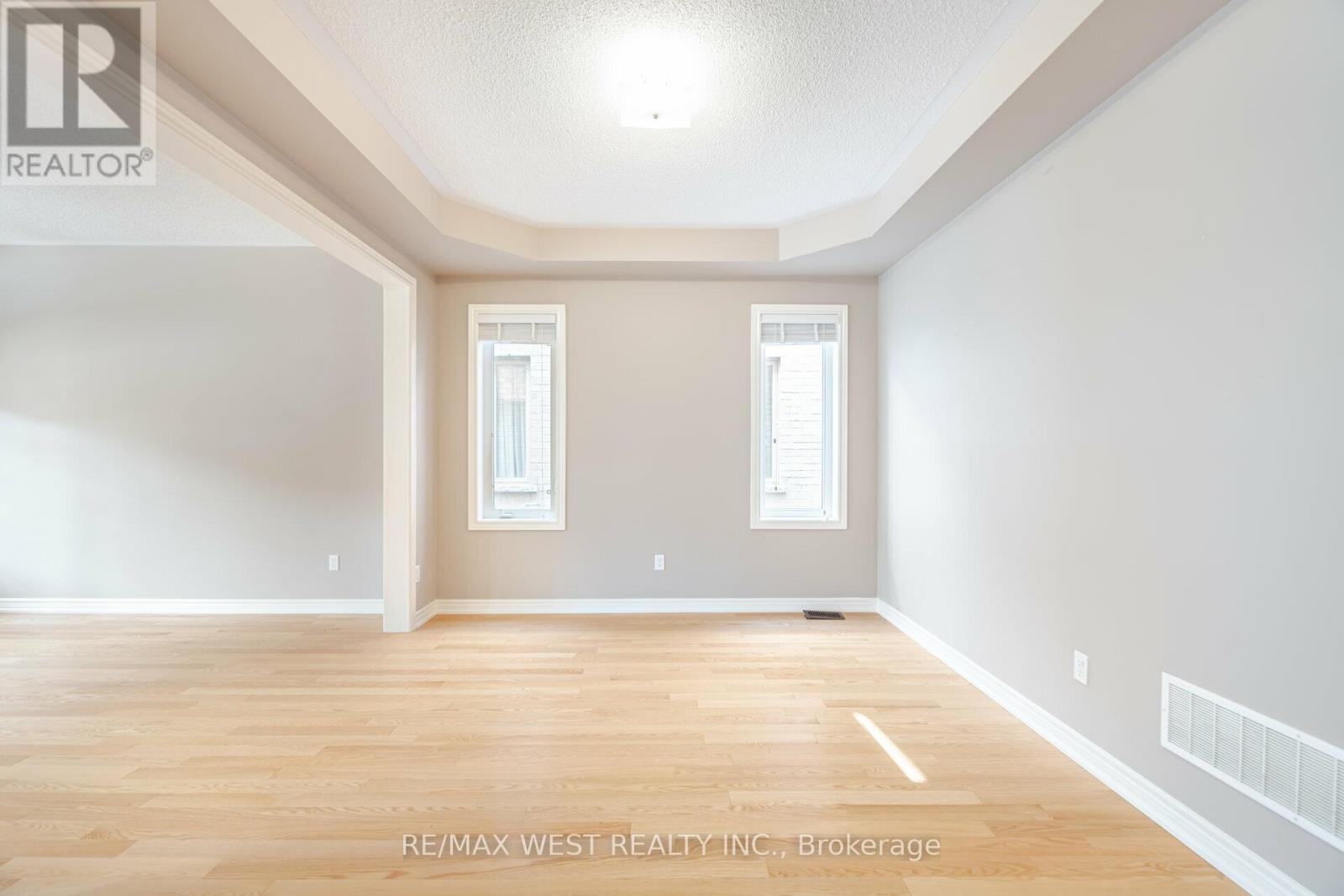 422 Hidden Trail, Oakville, Ontario  L6M 0N3 - Photo 11 - W12459057