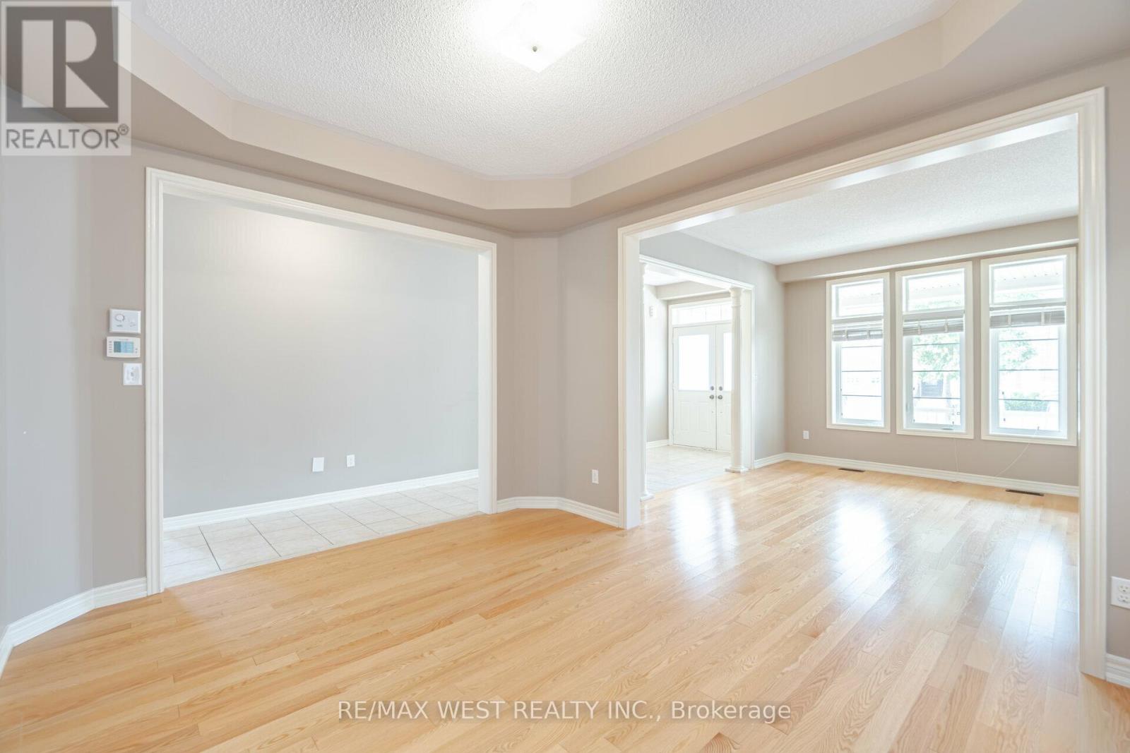 422 Hidden Trail, Oakville, Ontario  L6M 0N3 - Photo 12 - W12459057