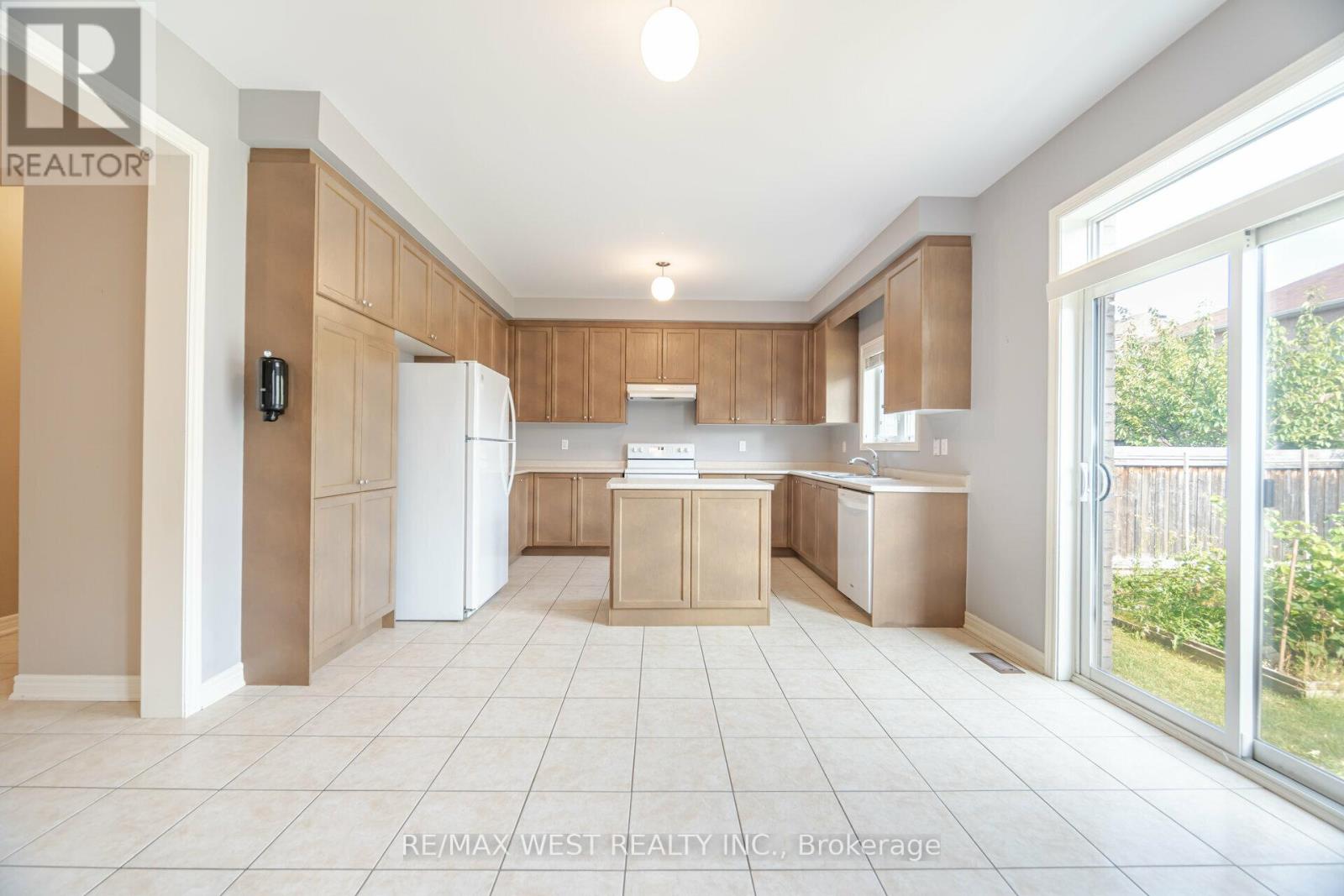 422 Hidden Trail, Oakville, Ontario  L6M 0N3 - Photo 15 - W12459057