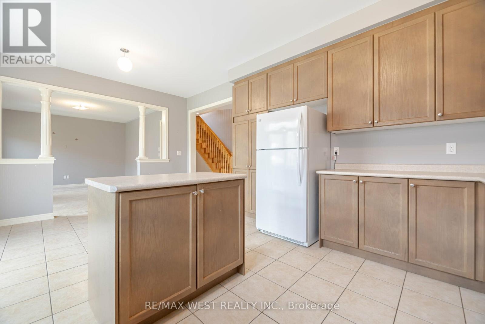 422 Hidden Trail, Oakville, Ontario  L6M 0N3 - Photo 18 - W12459057