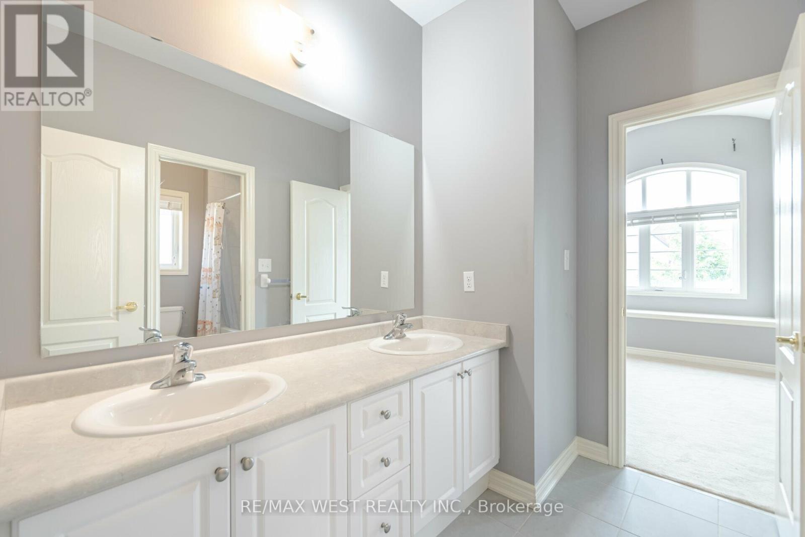 422 Hidden Trail, Oakville, Ontario  L6M 0N3 - Photo 41 - W12459057
