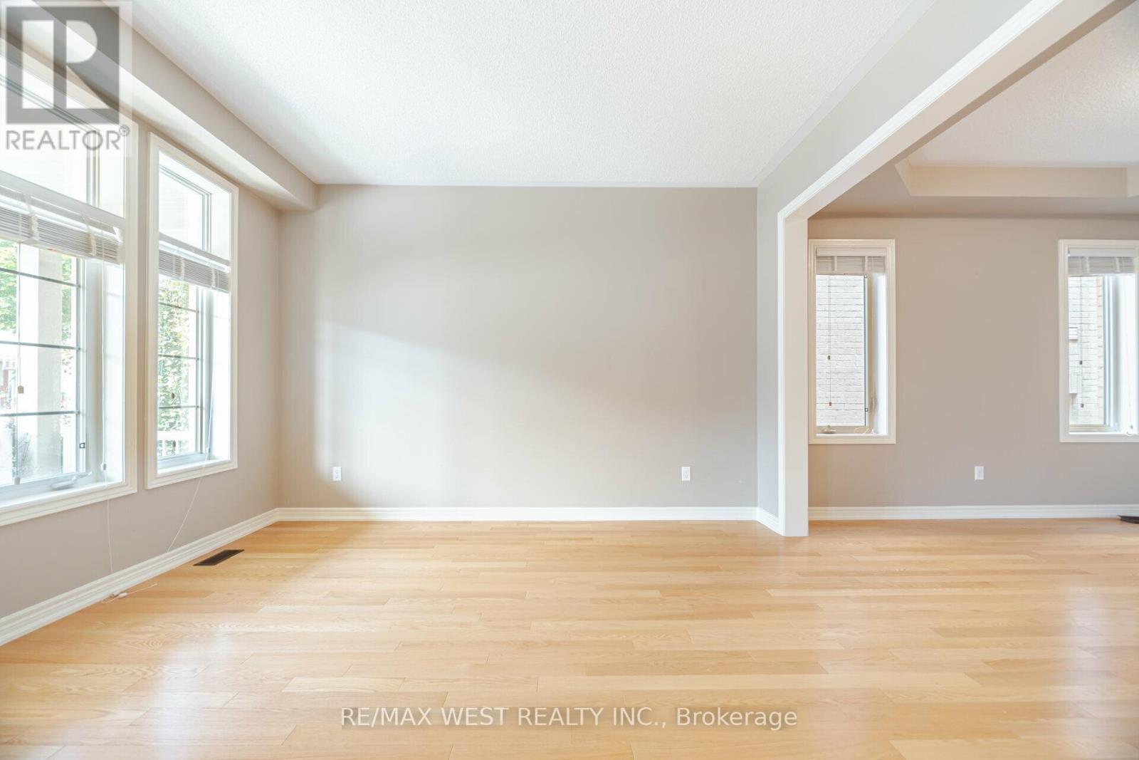 422 Hidden Trail, Oakville, Ontario  L6M 0N3 - Photo 7 - W12459057
