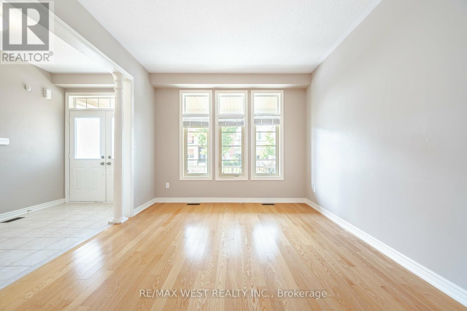 422 Hidden Trail, Oakville, Ontario  L6M 0N3 - Photo 8 - W12459057