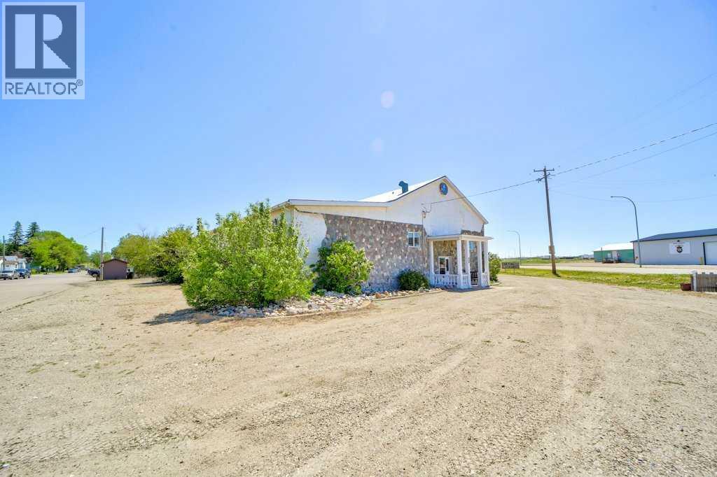 208 Railway Street Se, Milk River, Alberta  T0K 1M0 - Photo 4 - A2192041