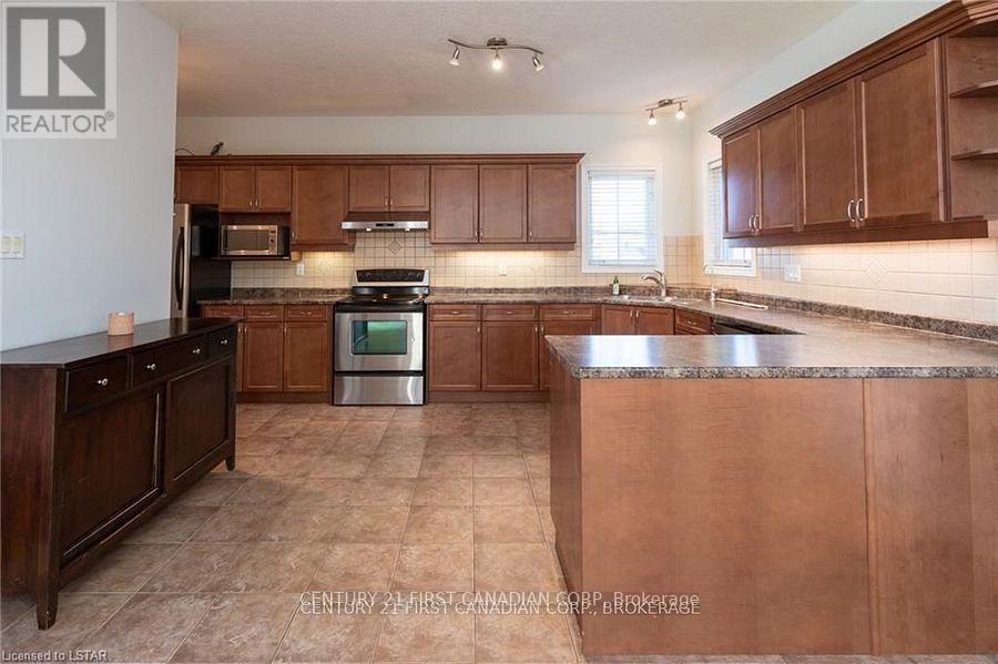 2016 Beaverbrook Avenue, London North, Ontario  N6H 5X3 - Photo 8 - X12459066
