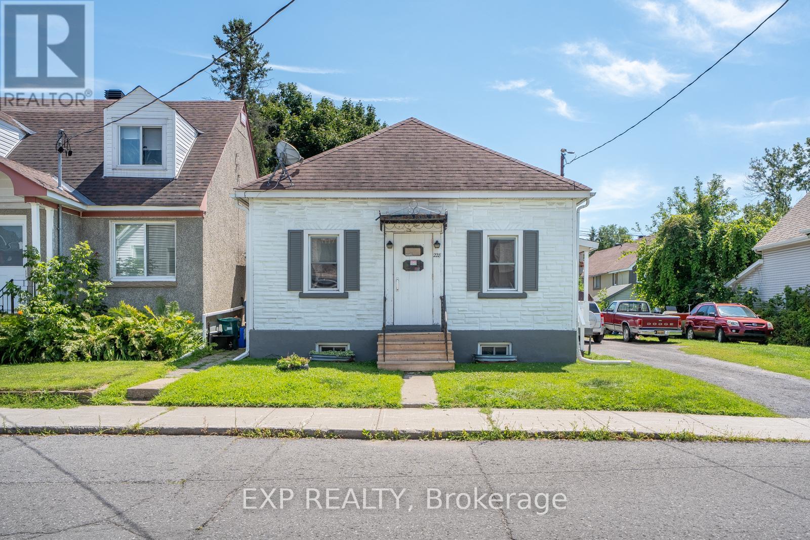 228 CARILLON STREET, Ottawa, Ontario