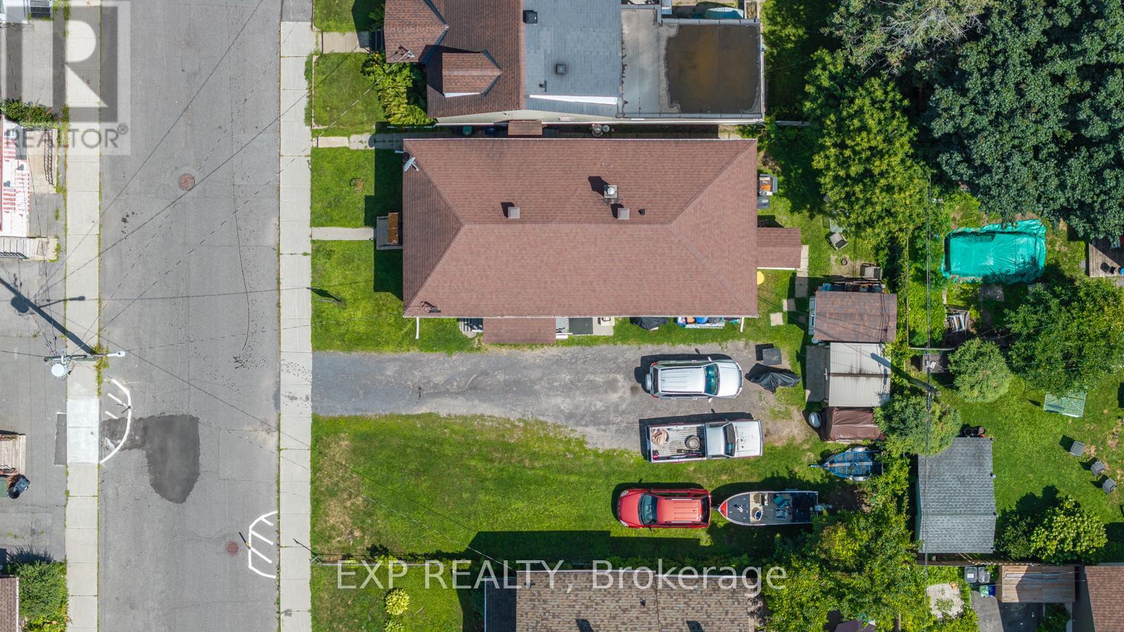 228 Carillon Street, Ottawa, Ontario  K1L 5X8 - Photo 3 - X12459062