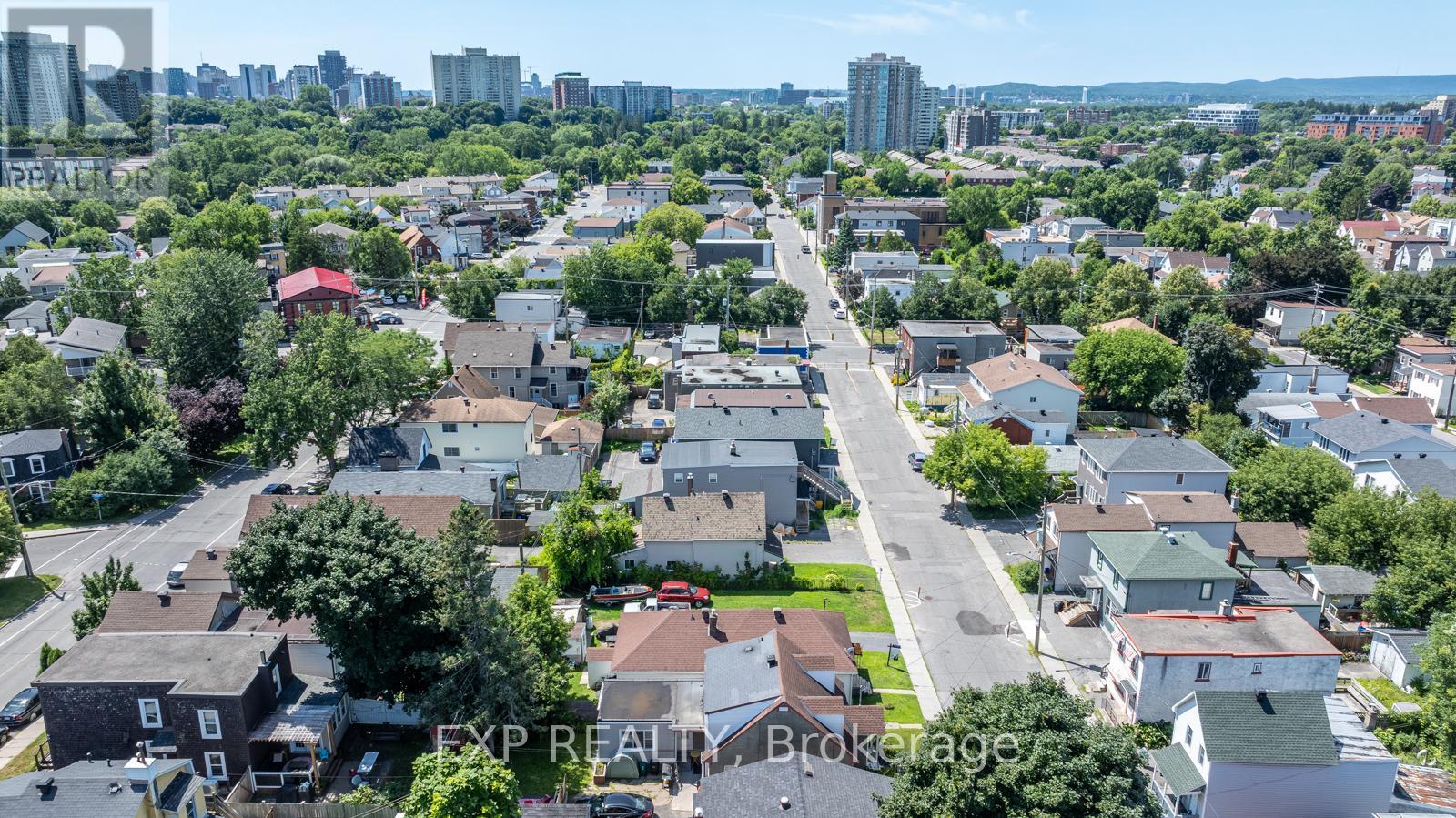 228 Carillon Street, Ottawa, Ontario  K1L 5X8 - Photo 5 - X12459062