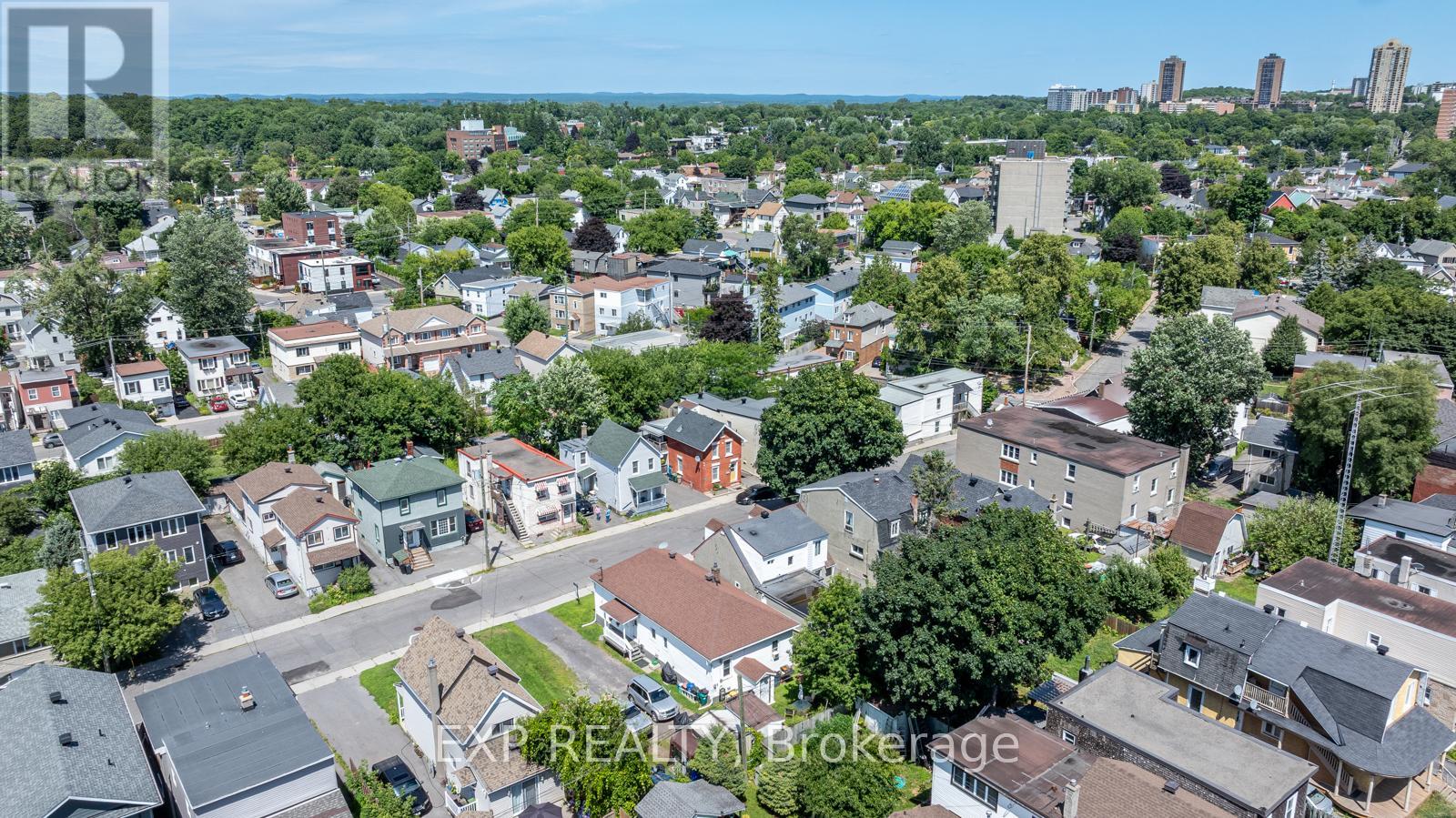 228 Carillon Street, Ottawa, Ontario  K1L 5X8 - Photo 9 - X12459062