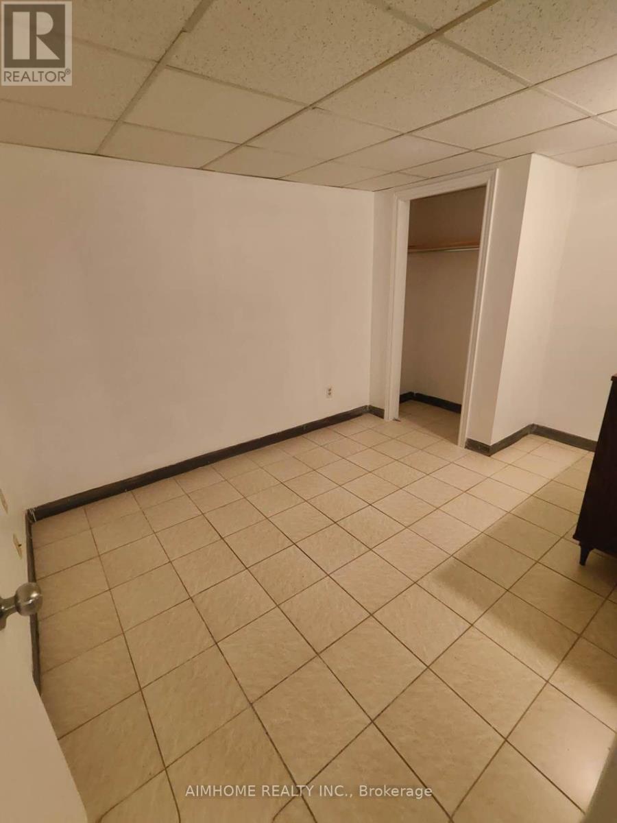 7 Empringham Crescent, Markham, Ontario  L3R 3E9 - Photo 10 - N12459063