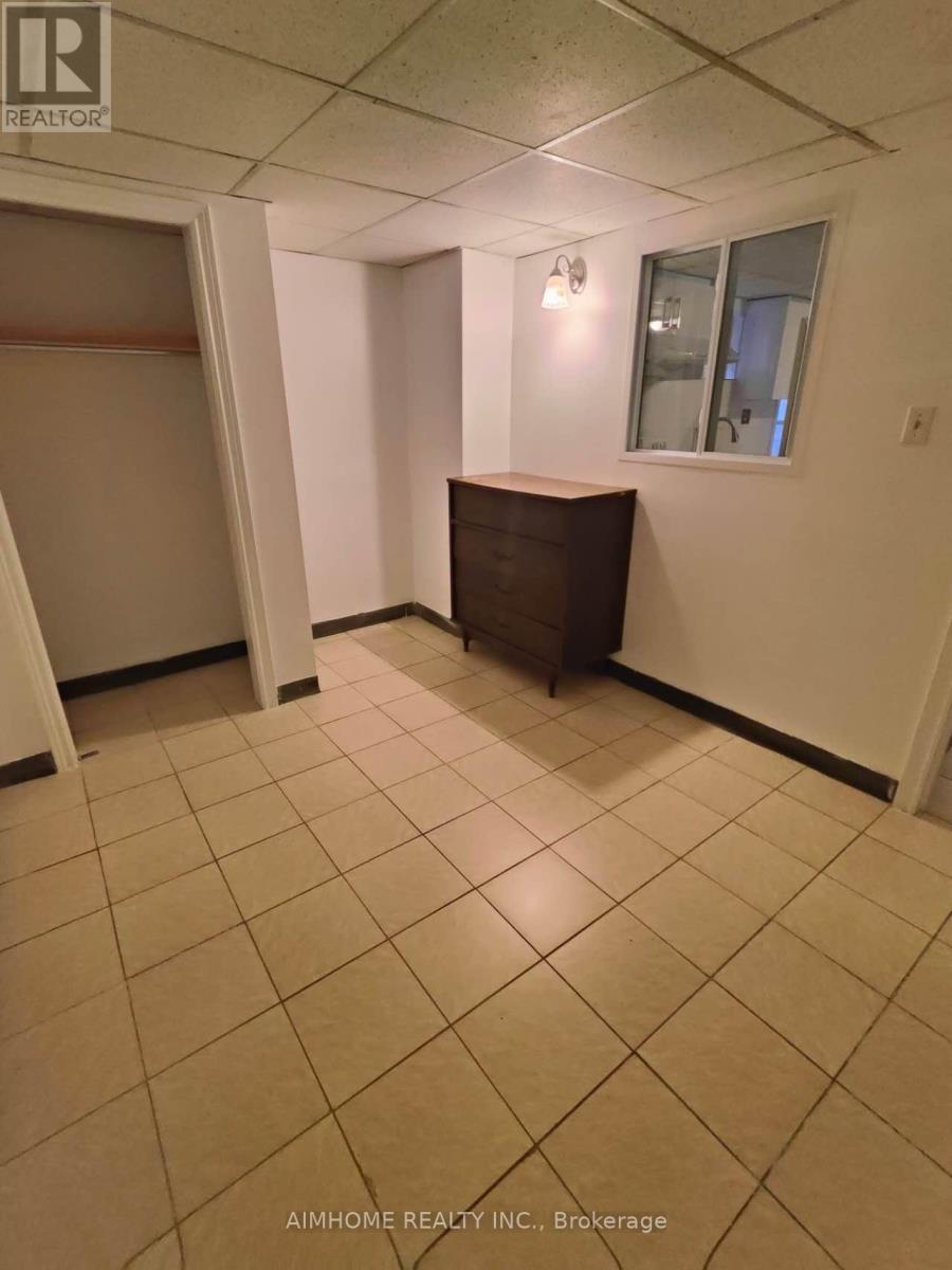7 Empringham Crescent, Markham, Ontario  L3R 3E9 - Photo 11 - N12459063