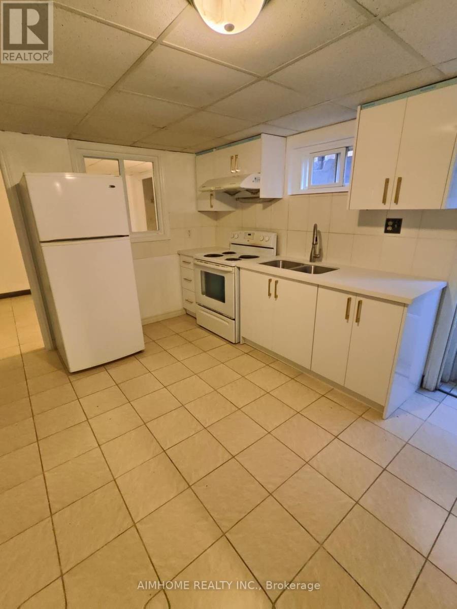 7 Empringham Crescent, Markham, Ontario  L3R 3E9 - Photo 2 - N12459063