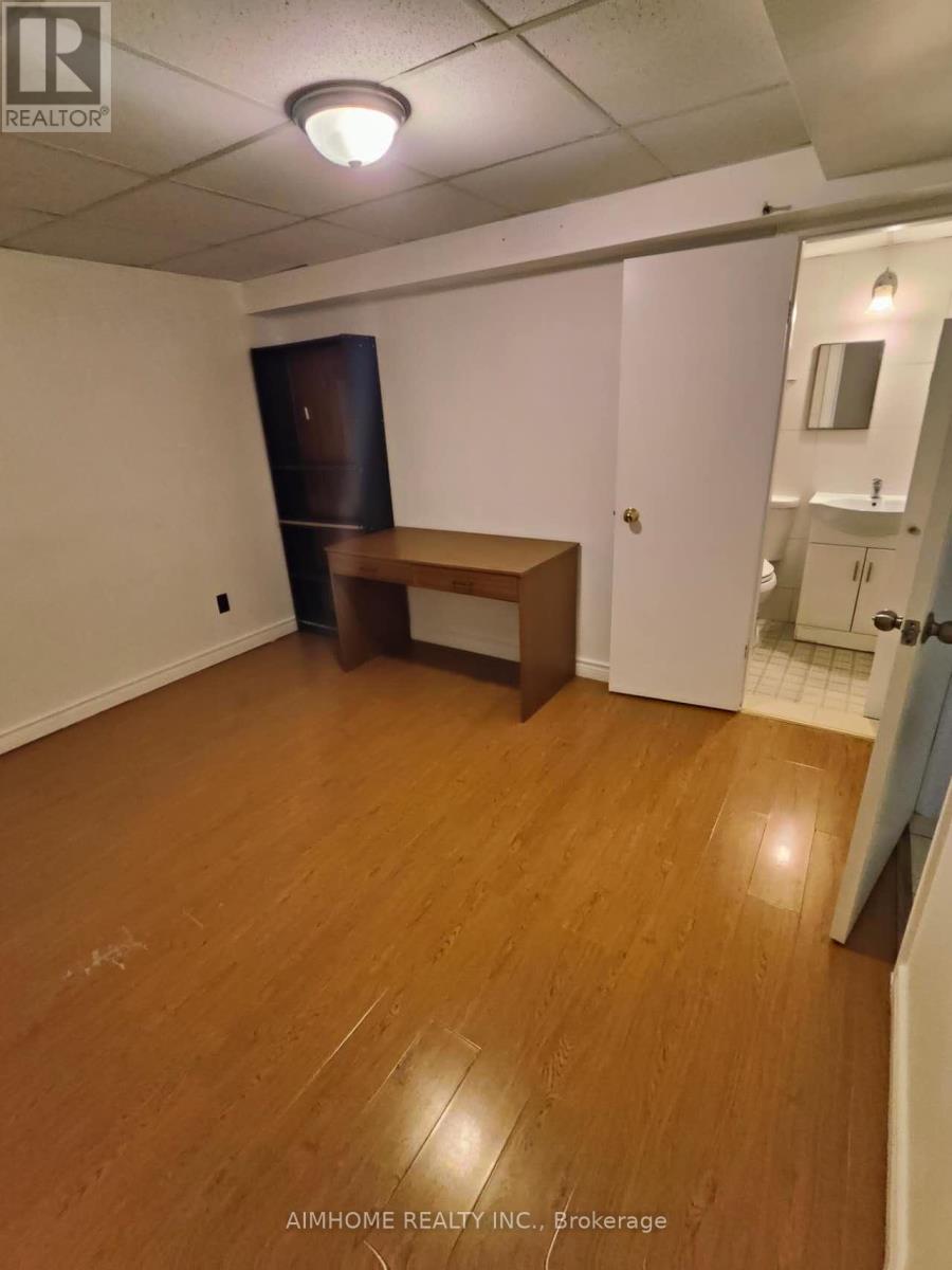 7 Empringham Crescent, Markham, Ontario  L3R 3E9 - Photo 5 - N12459063