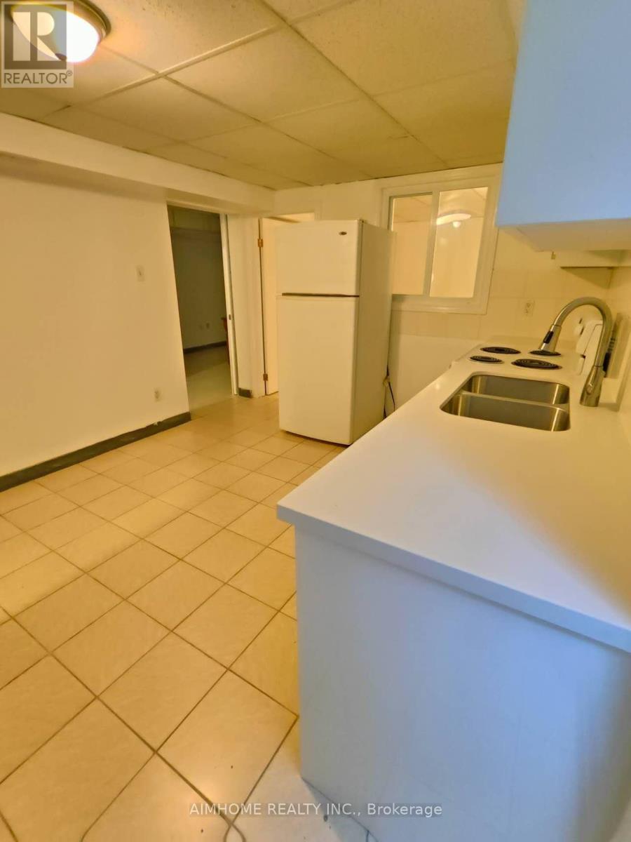 7 Empringham Crescent, Markham, Ontario  L3R 3E9 - Photo 8 - N12459063