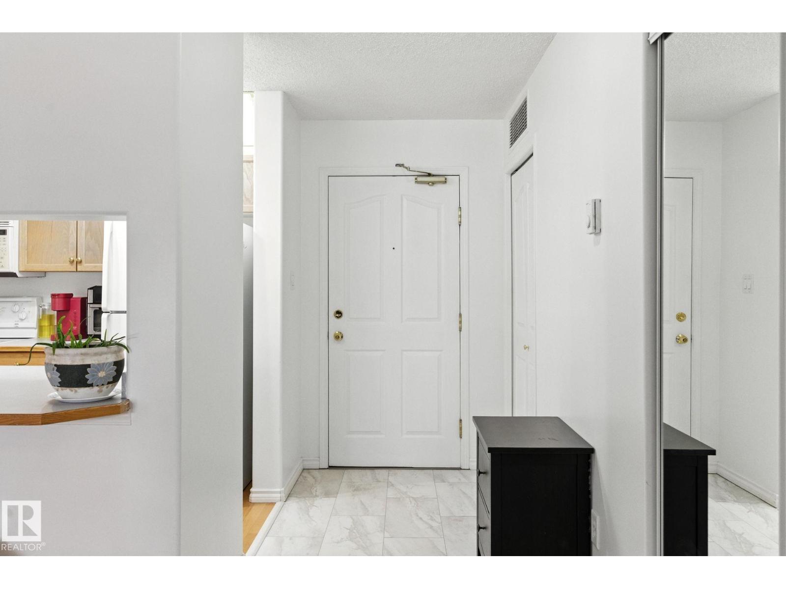 #125 16303 95 St Nw, Edmonton, Alberta  T5Z 3V1 - Photo 2 - E4461902