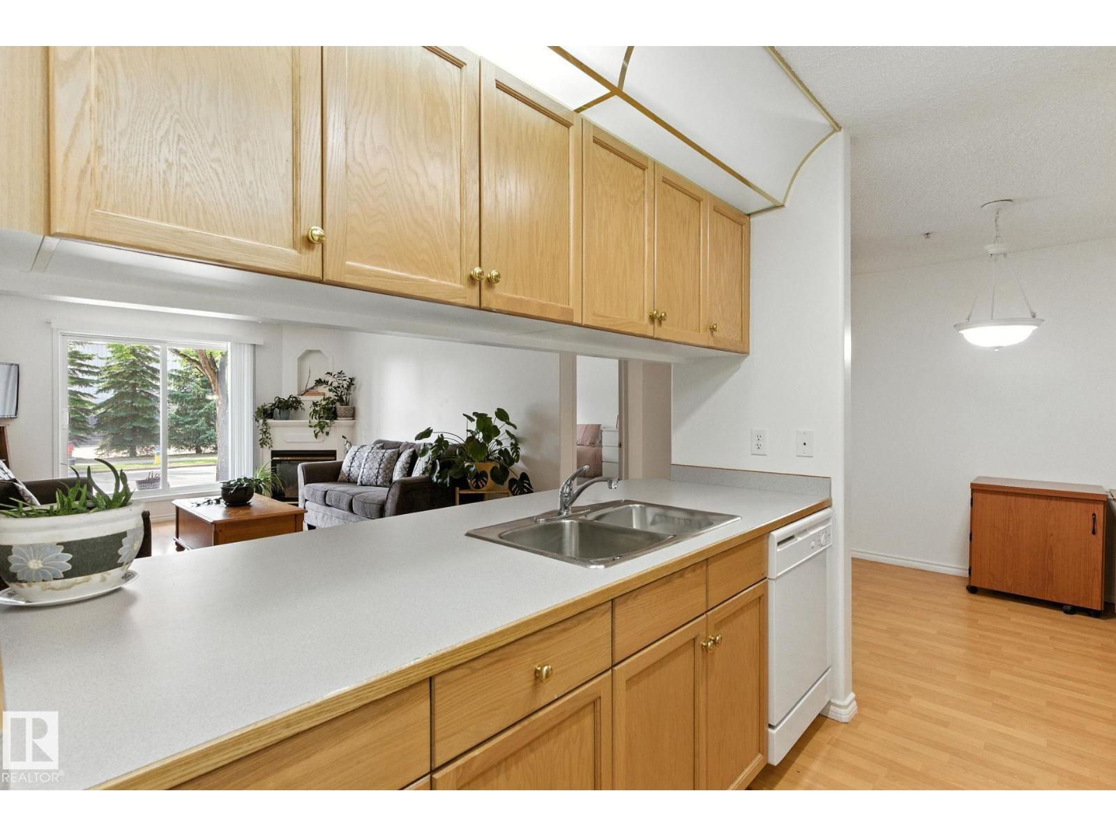 #125 16303 95 St Nw, Edmonton, Alberta  T5Z 3V1 - Photo 3 - E4461902