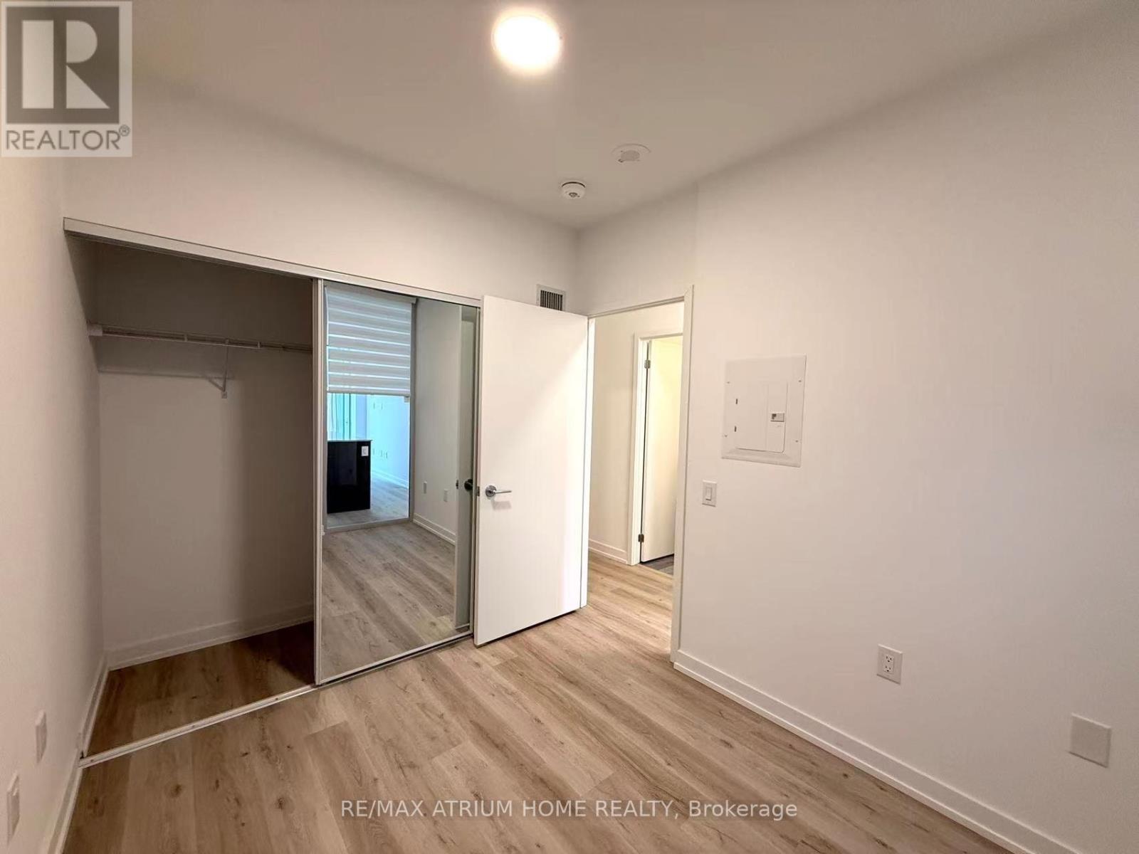 407 - 395 Square One Drive, Mississauga, Ontario  L5B 0P6 - Photo 11 - W12459068