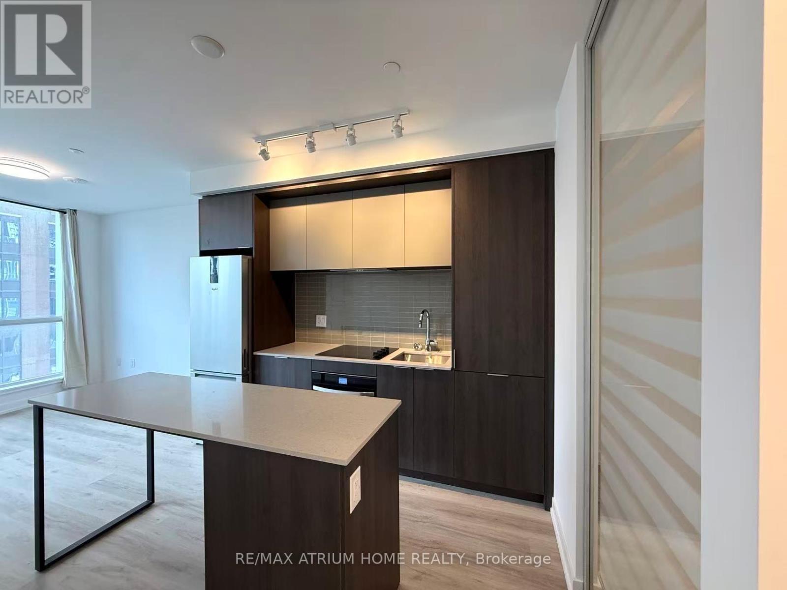407 - 395 Square One Drive, Mississauga, Ontario  L5B 0P6 - Photo 13 - W12459068