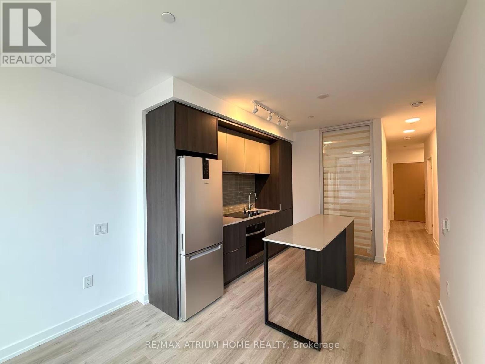 407 - 395 Square One Drive, Mississauga, Ontario  L5B 0P6 - Photo 14 - W12459068