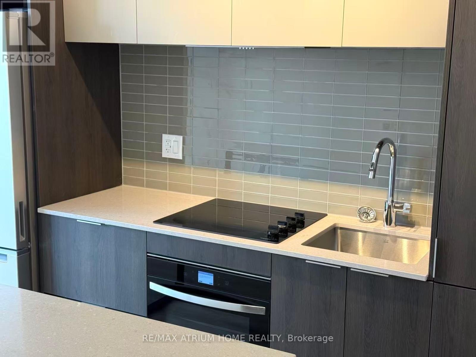 407 - 395 Square One Drive, Mississauga, Ontario  L5B 0P6 - Photo 15 - W12459068