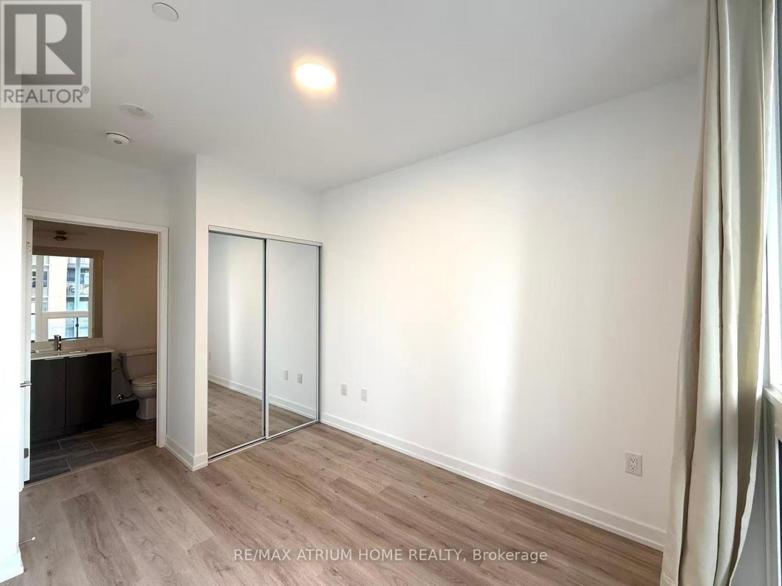 407 - 395 Square One Drive, Mississauga, Ontario  L5B 0P6 - Photo 19 - W12459068