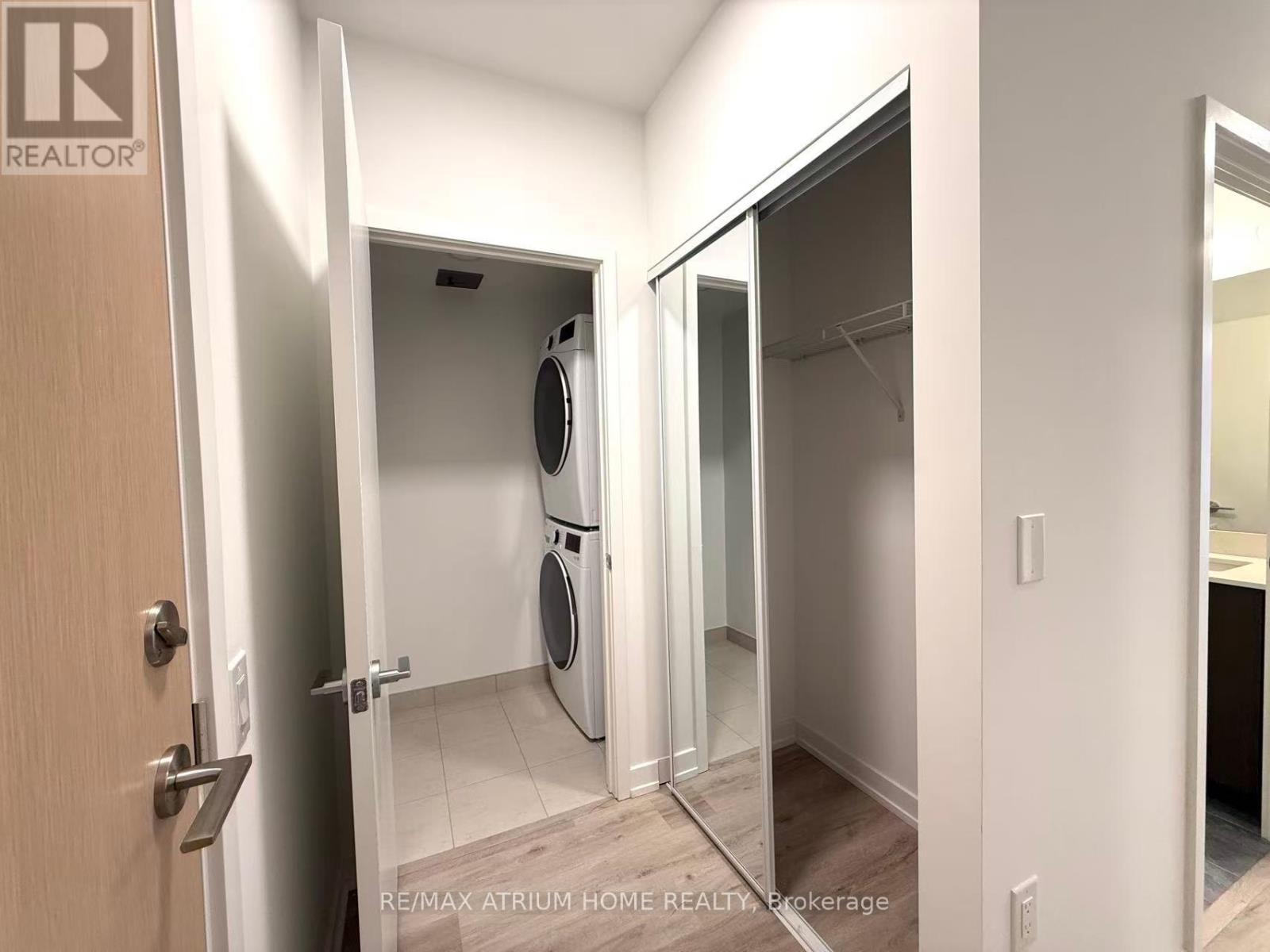 407 - 395 Square One Drive, Mississauga, Ontario  L5B 0P6 - Photo 7 - W12459068
