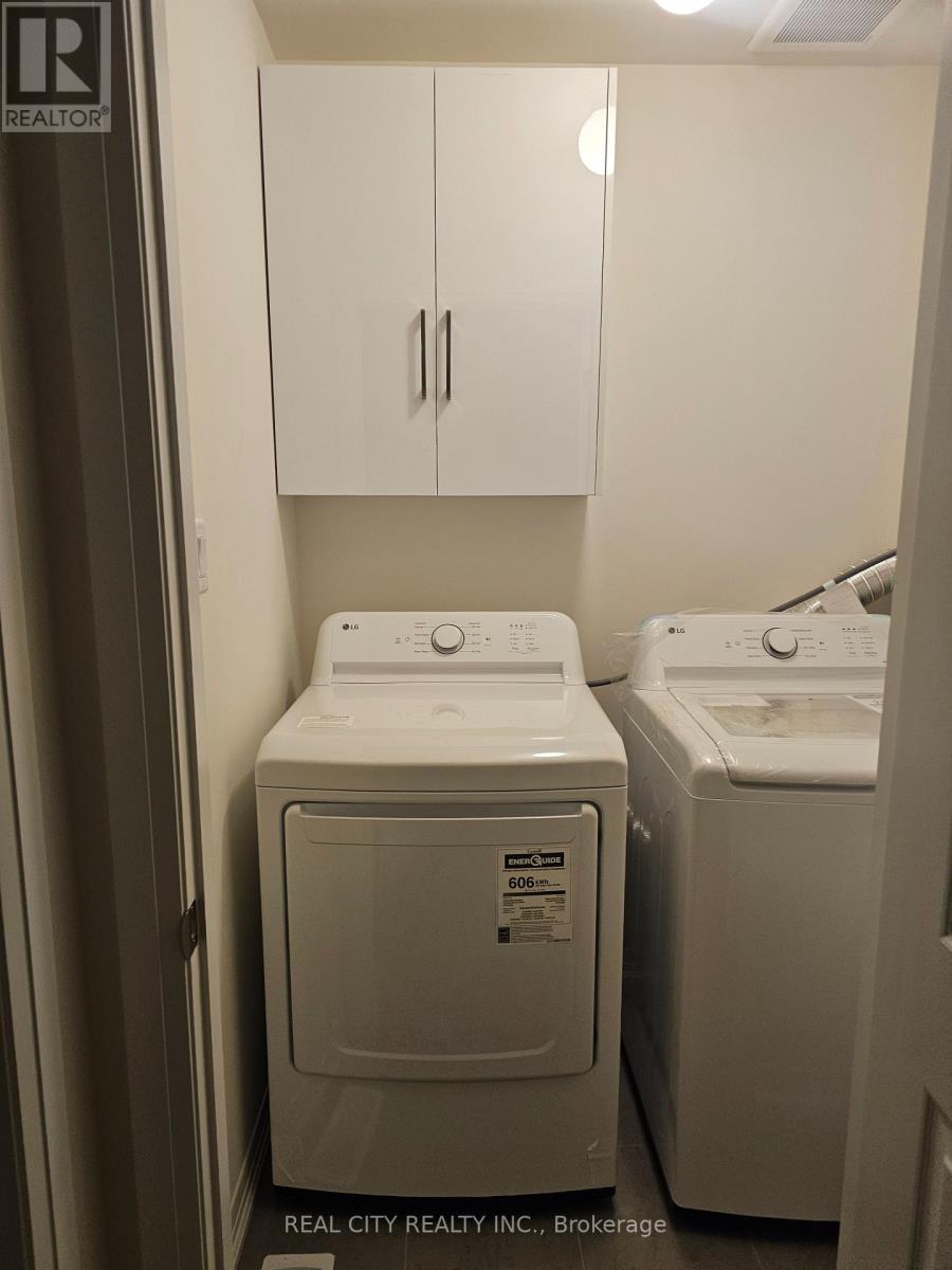 48 Mckernan Avenue, Brantford, Ontario  N3V 0C2 - Photo 13 - X12459070
