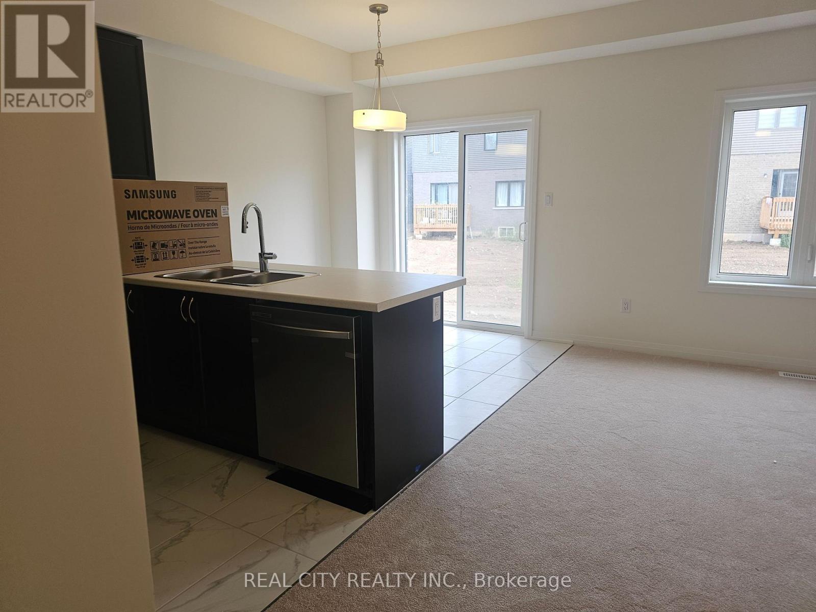 48 Mckernan Avenue, Brantford, Ontario  N3V 0C2 - Photo 19 - X12459070