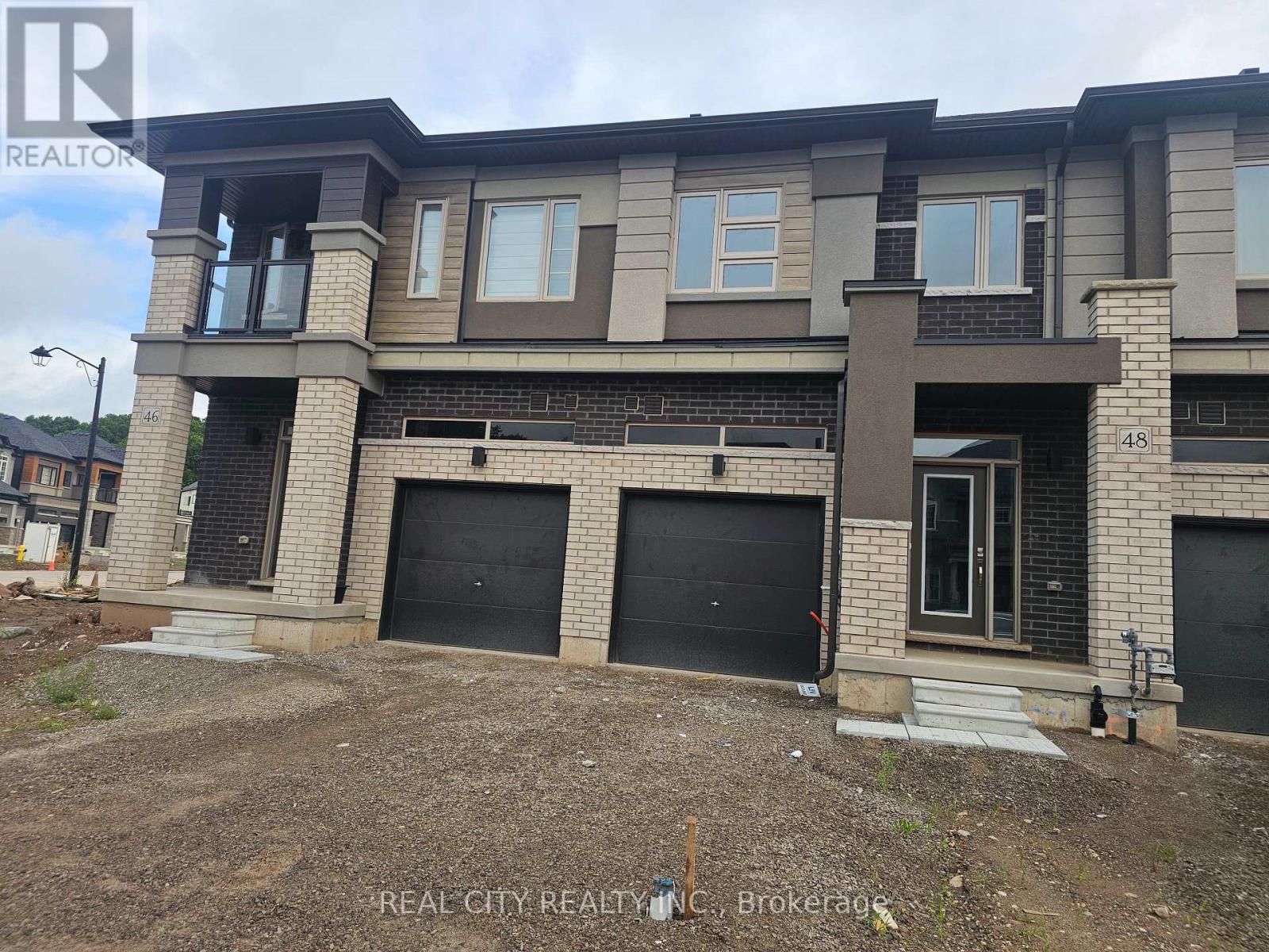 48 Mckernan Avenue, Brantford, Ontario  N3V 0C2 - Photo 2 - X12459070