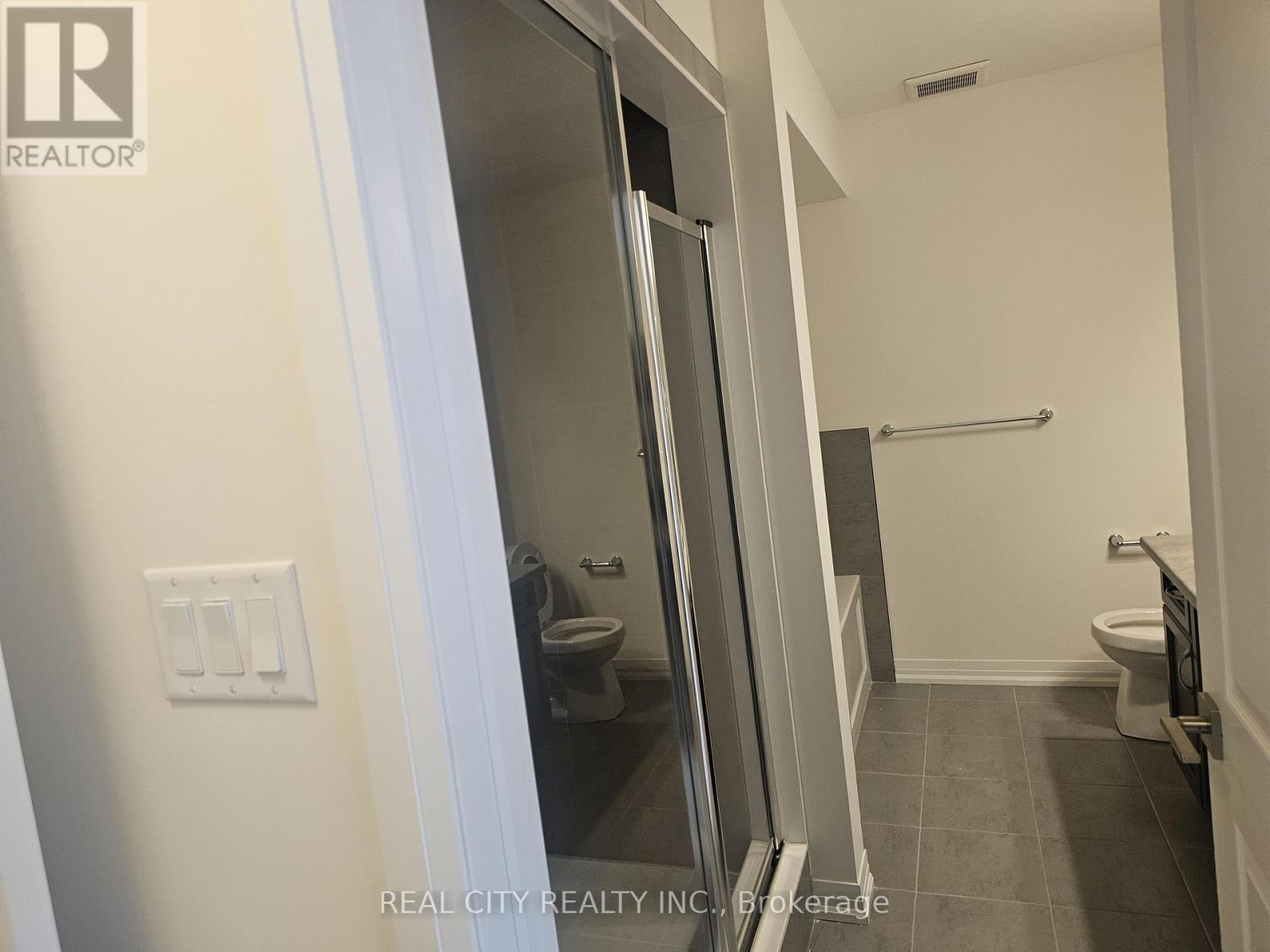48 Mckernan Avenue, Brantford, Ontario  N3V 0C2 - Photo 25 - X12459070