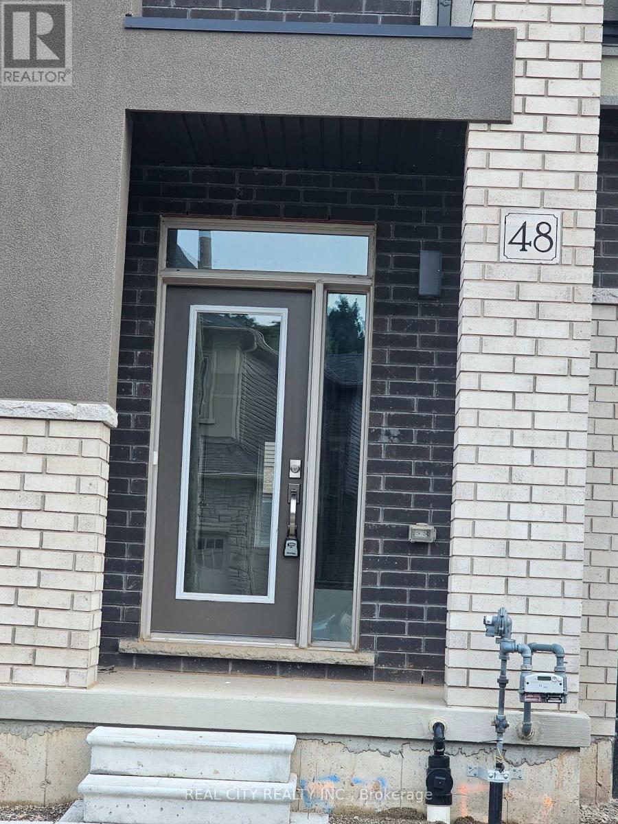 48 Mckernan Avenue, Brantford, Ontario  N3V 0C2 - Photo 3 - X12459070