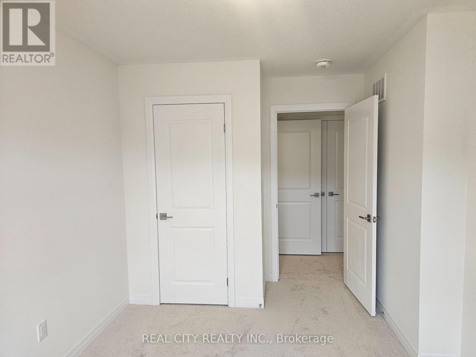 48 Mckernan Avenue, Brantford, Ontario  N3V 0C2 - Photo 33 - X12459070
