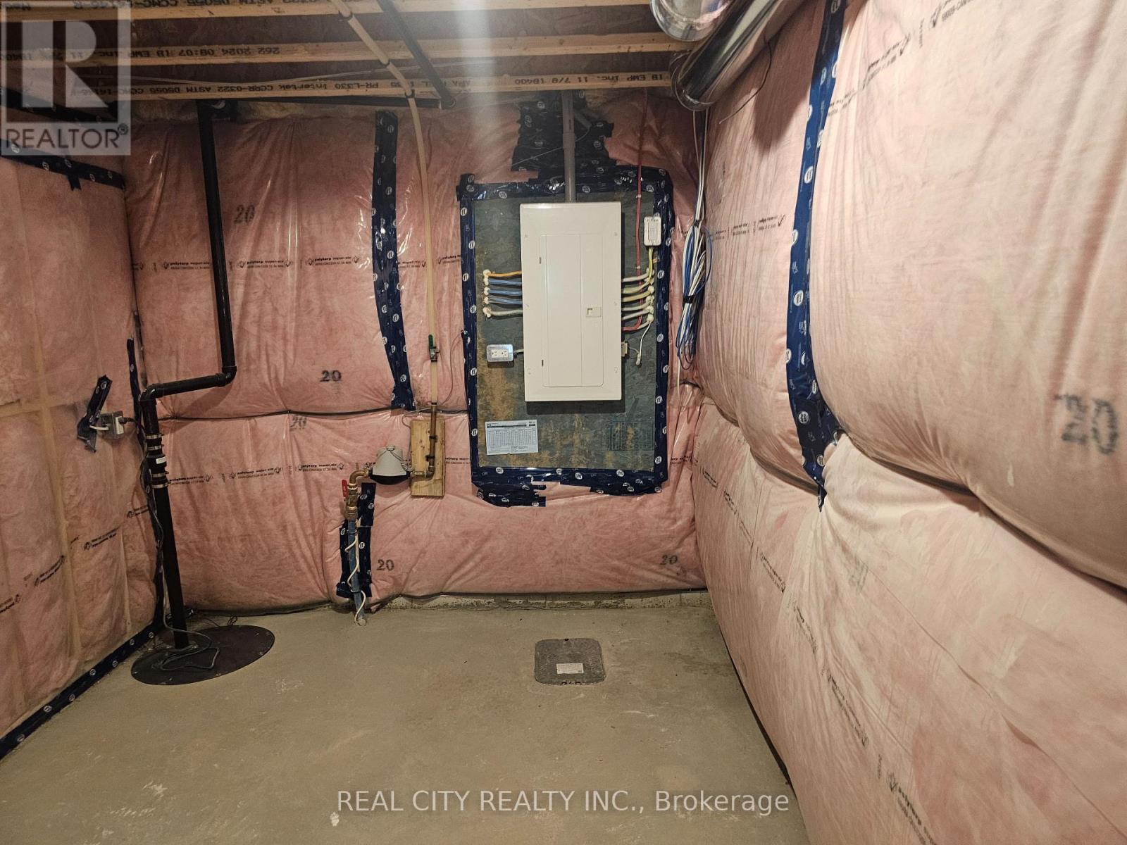 48 Mckernan Avenue, Brantford, Ontario  N3V 0C2 - Photo 37 - X12459070