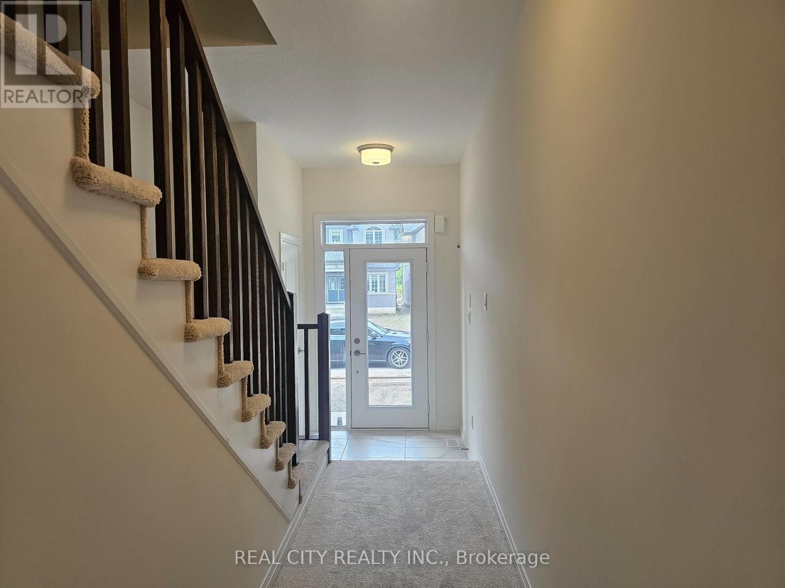 48 Mckernan Avenue, Brantford, Ontario  N3V 0C2 - Photo 4 - X12459070